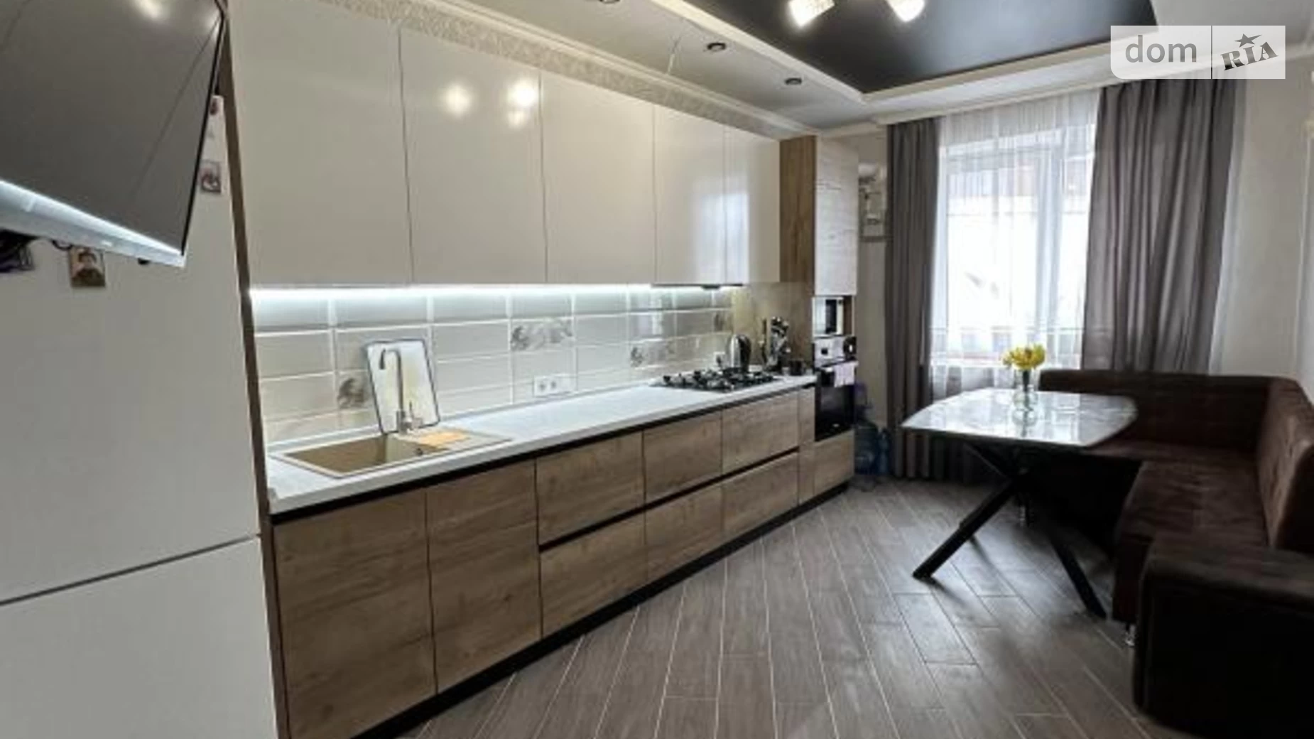 Продается 1-комнатная квартира 42.4 кв. м в Одессе, ул. Академика Сахарова, 5 - фото 2