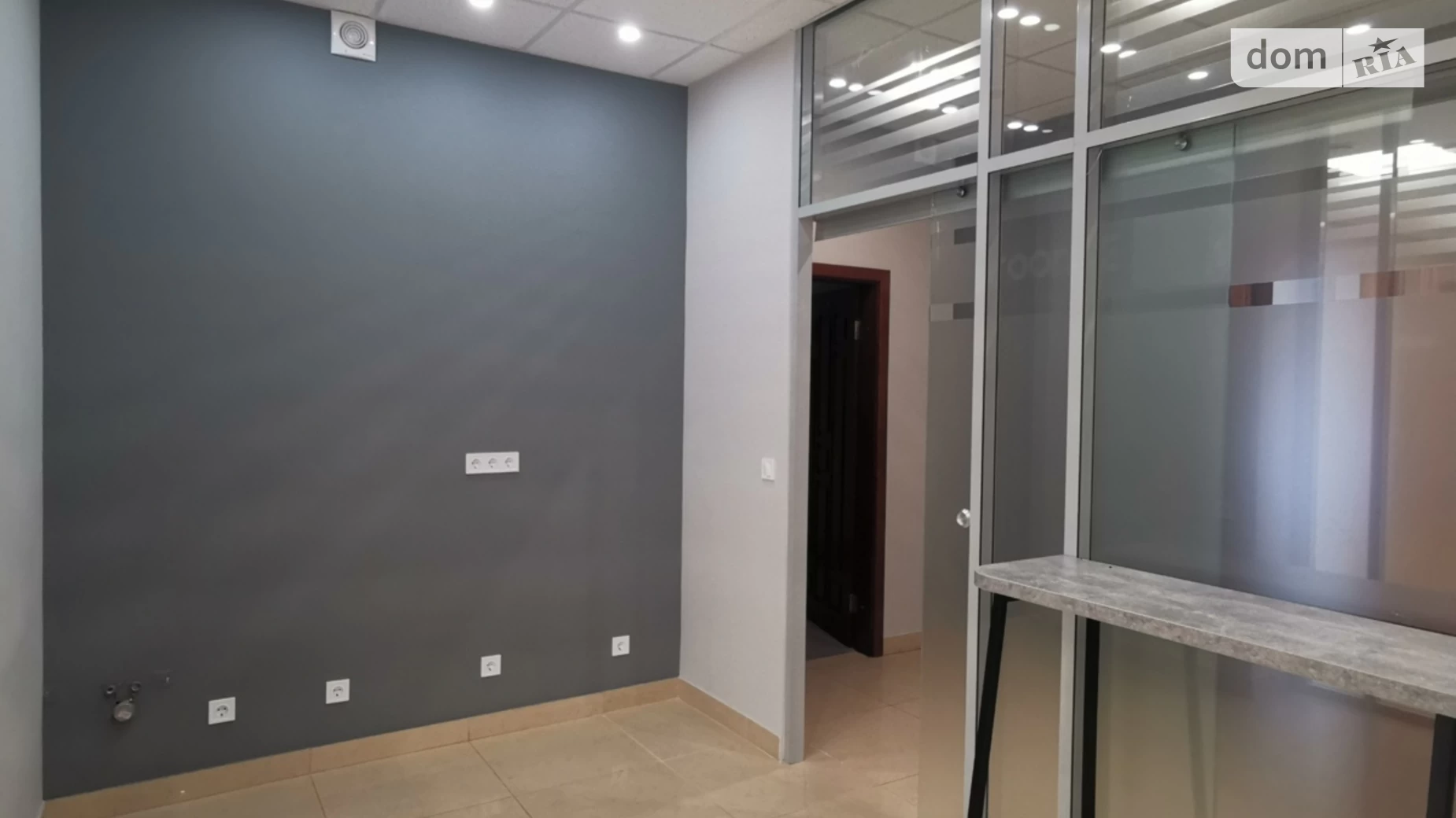 Сдается в аренду офис 222 кв. м в бизнес-центре, цена: 3400 $ - фото 3