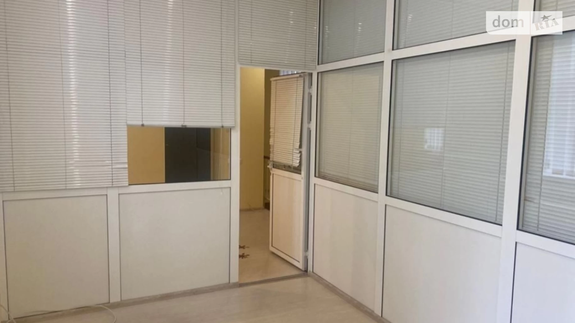 Продается офис 90.4 кв. м в бизнес-центре, цена: 116000 $ - фото 3