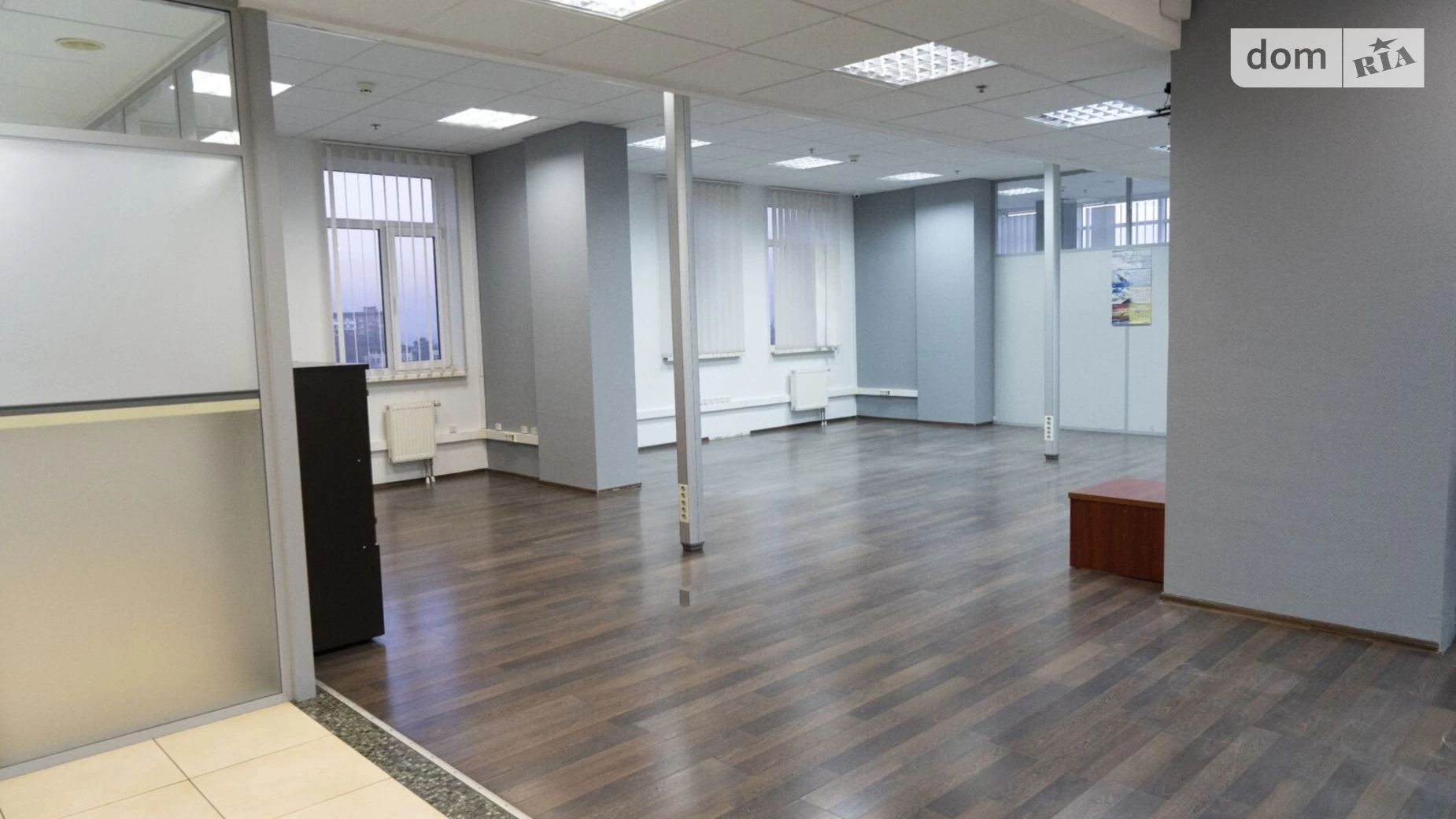 Сдается в аренду офис 178.7 кв. м в бизнес-центре, цена: 86670 грн - фото 2