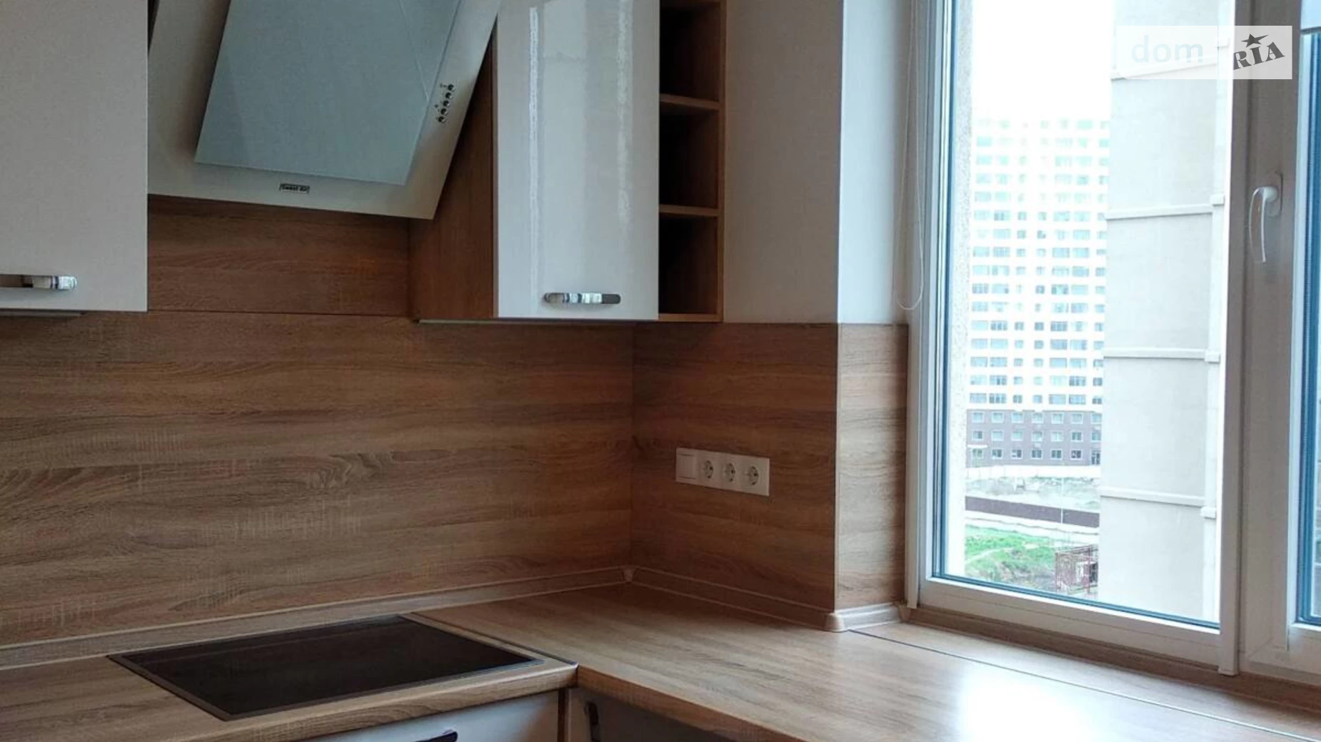 Продается 2-комнатная квартира 58 кв. м в Одессе, ул. Жемчужная, 5Б - фото 2
