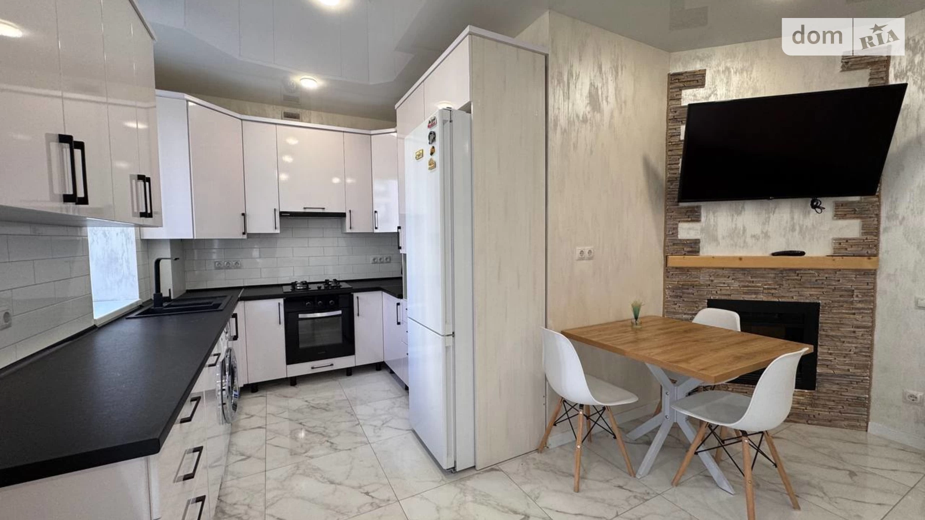 Продается 2-комнатная квартира 72.3 кв. м в Ивано-Франковске, ул. Гетьмана Ивана Мазепы, 164 - фото 2