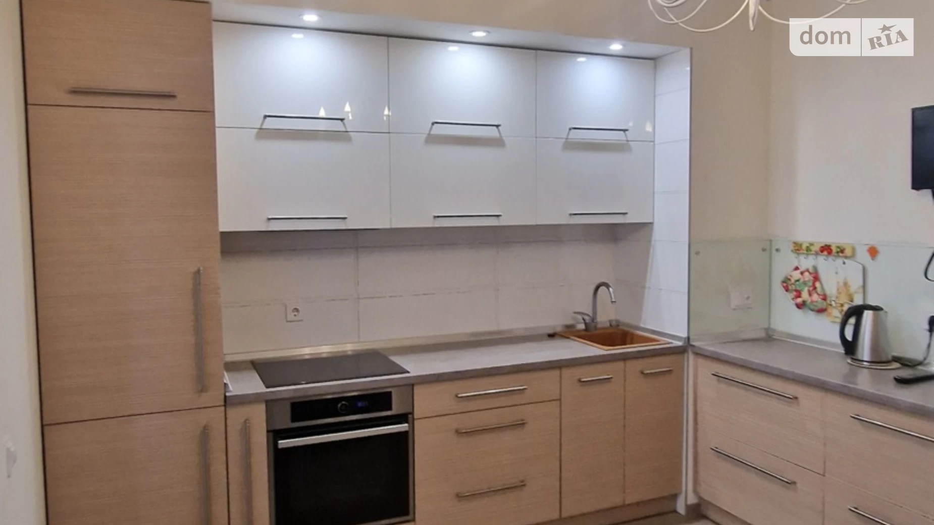 Продается 1-комнатная квартира 52 кв. м в Лиманке, мас. Радужный - фото 2