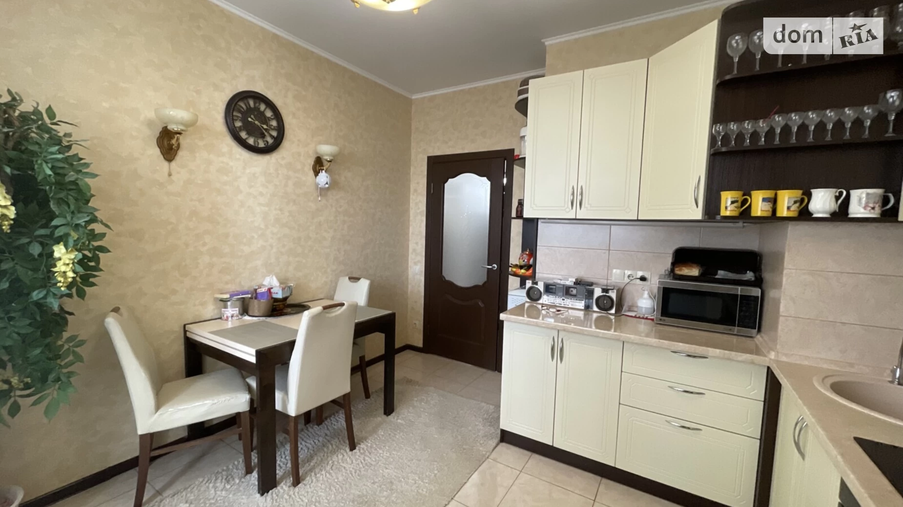 Продается 1-комнатная квартира 41.3 кв. м в Лиманке, мас. Радужный - фото 3