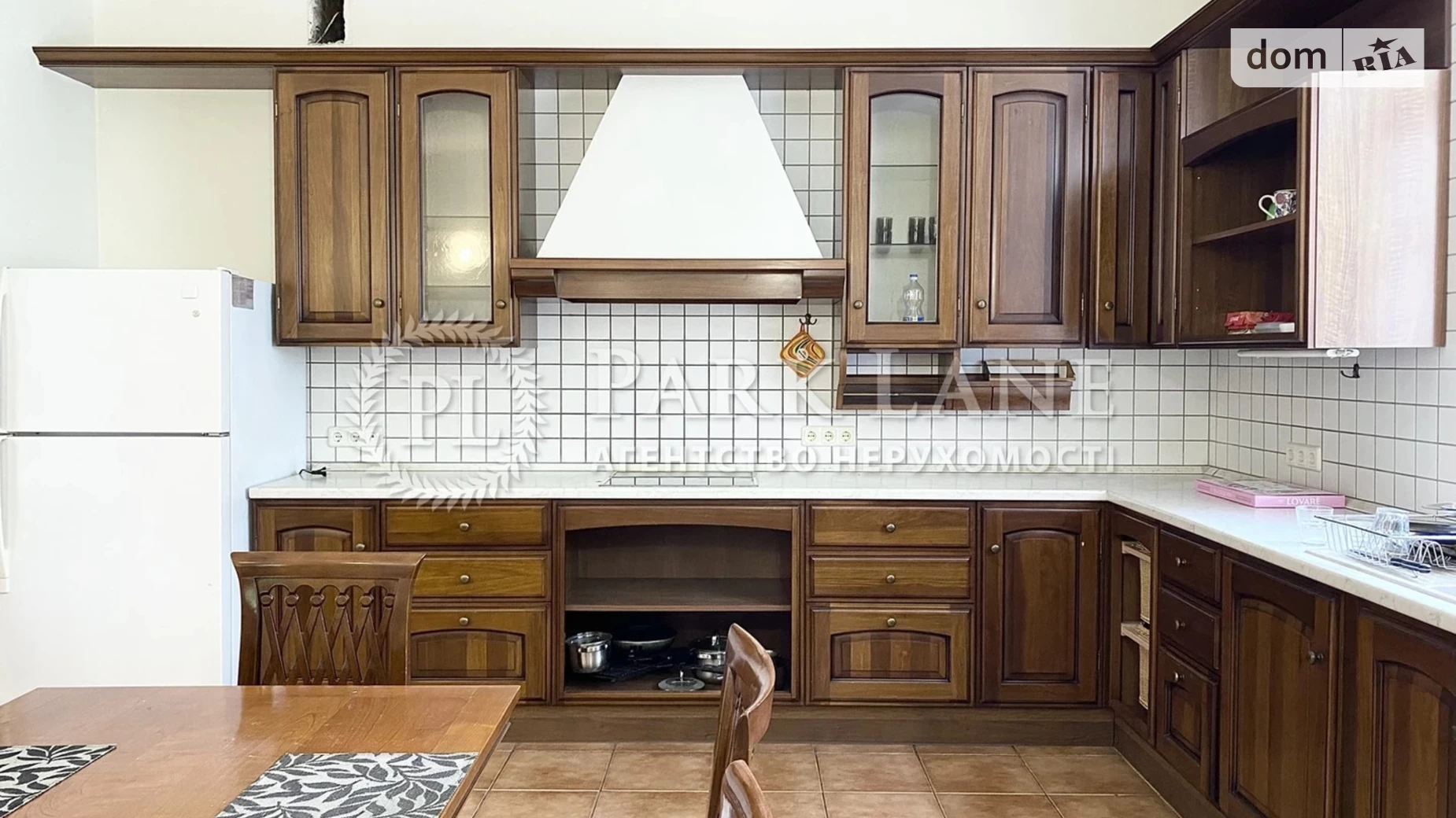 Сдается в аренду дом на 3 этажа 438.3 кв. м с мебелью, цена: 4000 $ - фото 5