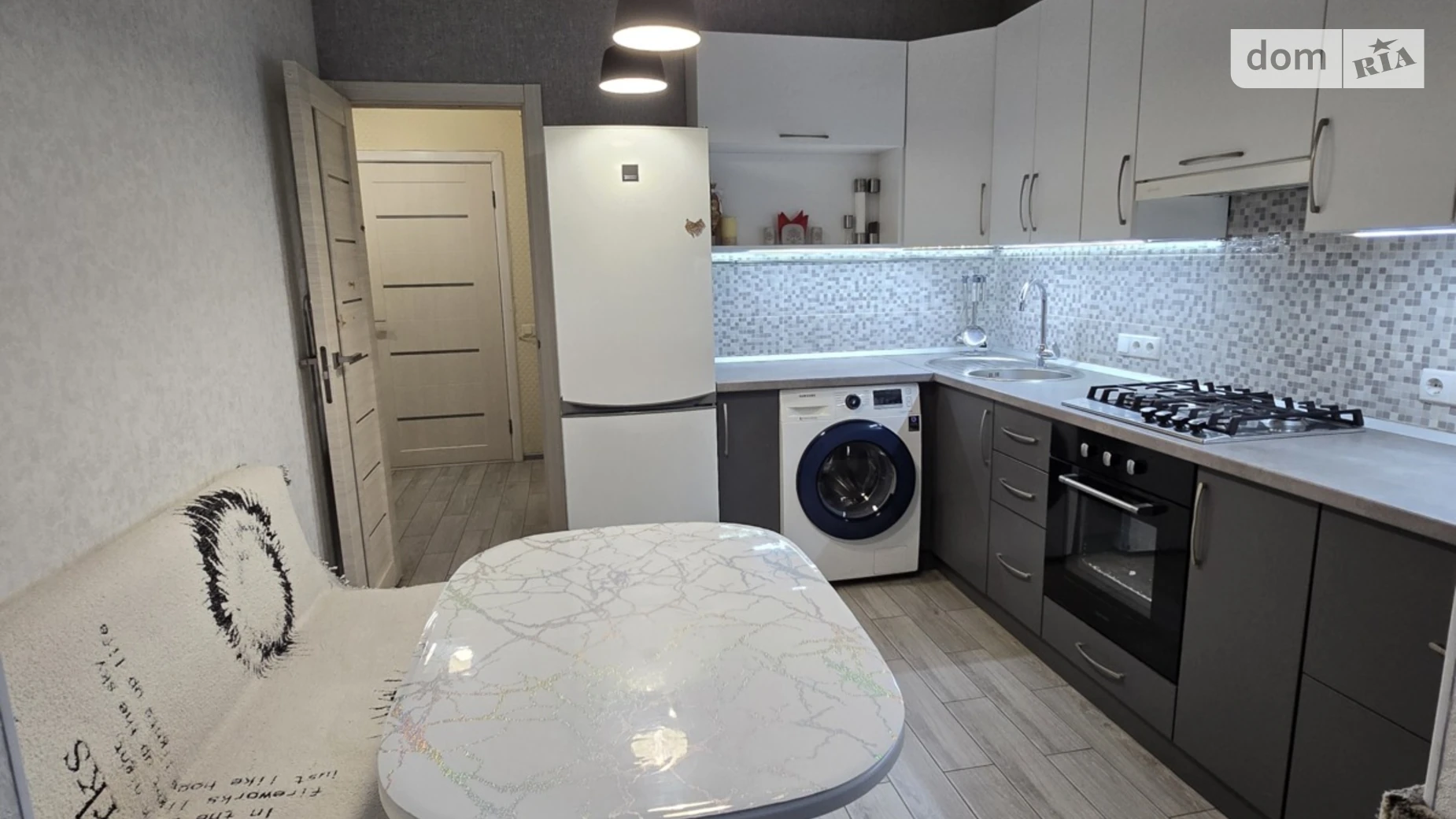 Продается 1-комнатная квартира 38.7 кв. м в Ирпене, ул. Николая Сингаевского(Новооскольская), 29 - фото 2