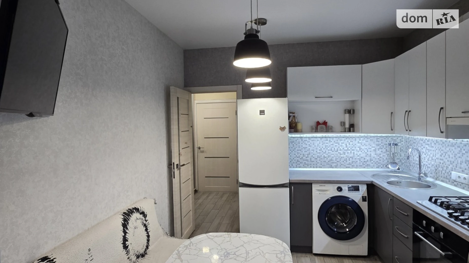 Продается 1-комнатная квартира 38.7 кв. м в Ирпене, ул. Николая Сингаевского(Новооскольская), 29 - фото 3