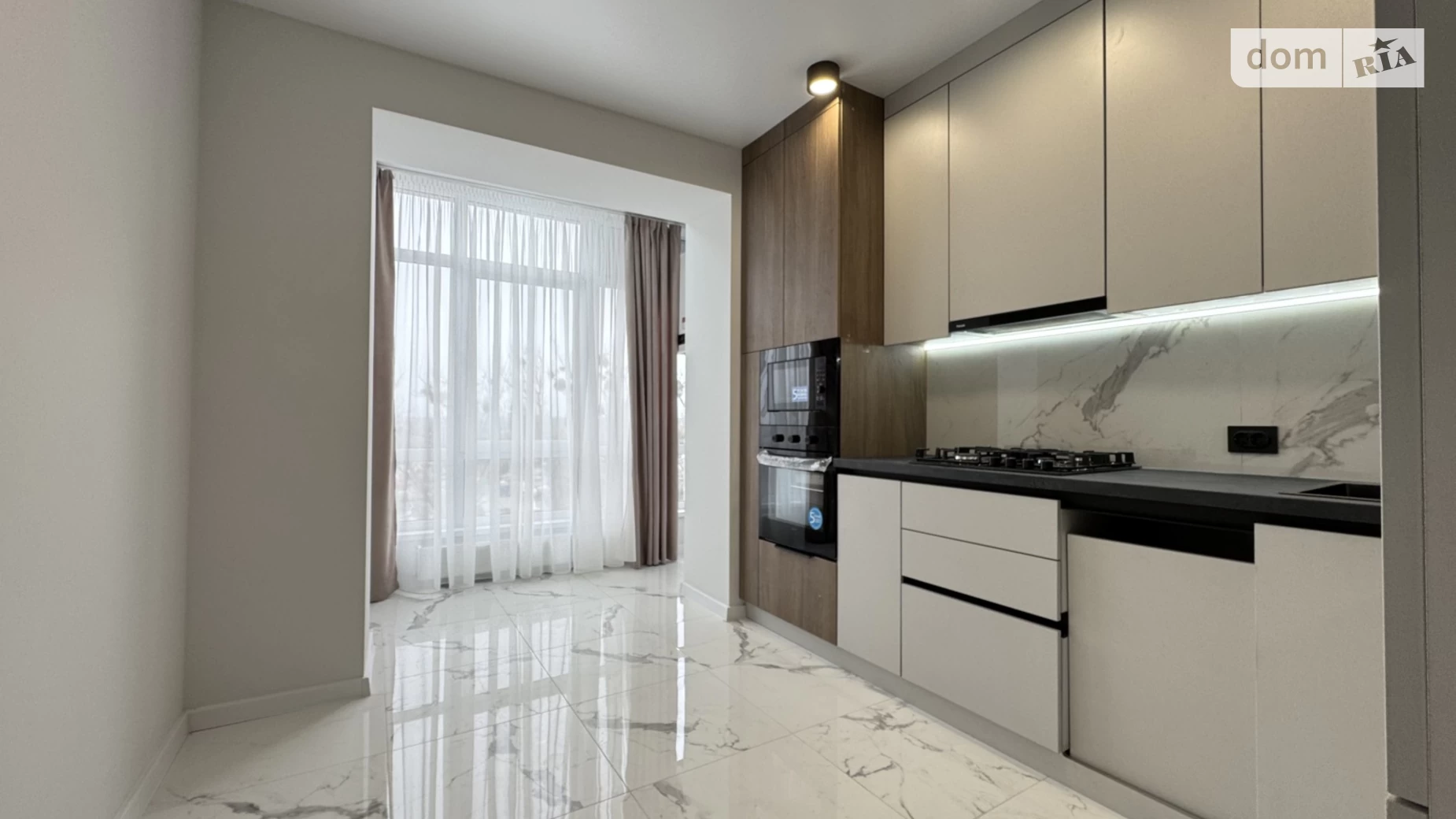 Продается 1-комнатная квартира 41.2 кв. м в Ивано-Франковске, ул. Высочана Семена, 18 корпус 15 - фото 2