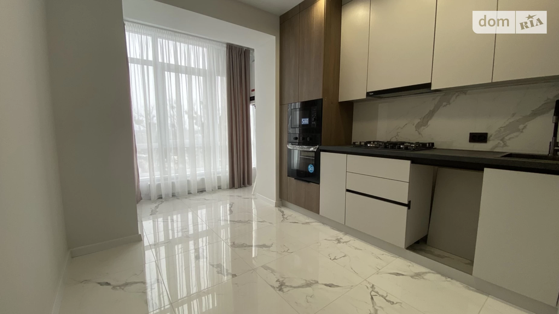 Продается 1-комнатная квартира 41.2 кв. м в Ивано-Франковске, ул. Высочана Семена, 15 - фото 3
