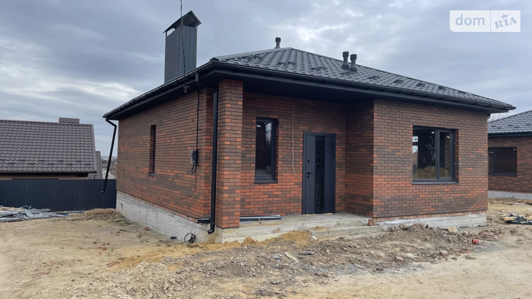 Продается одноэтажный дом 90 кв. м с бассейном, цена: 69000 $ - фото 2
