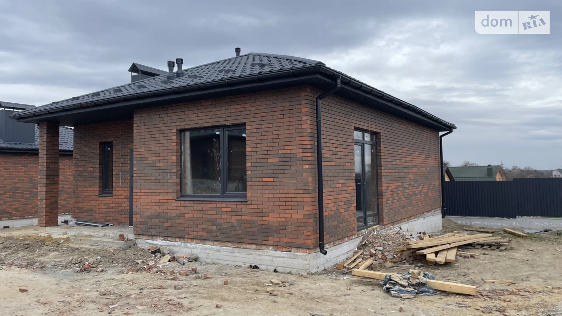 Продается одноэтажный дом 90 кв. м с бассейном, цена: 69000 $ - фото 3