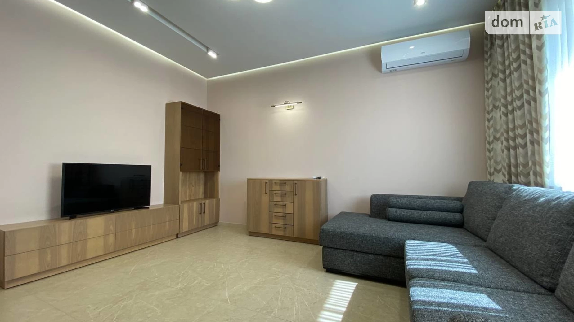 Сдается в аренду 3-комнатная квартира 95 кв. м в Днепре, ул. Моссаковского Владимира, 8 - фото 2
