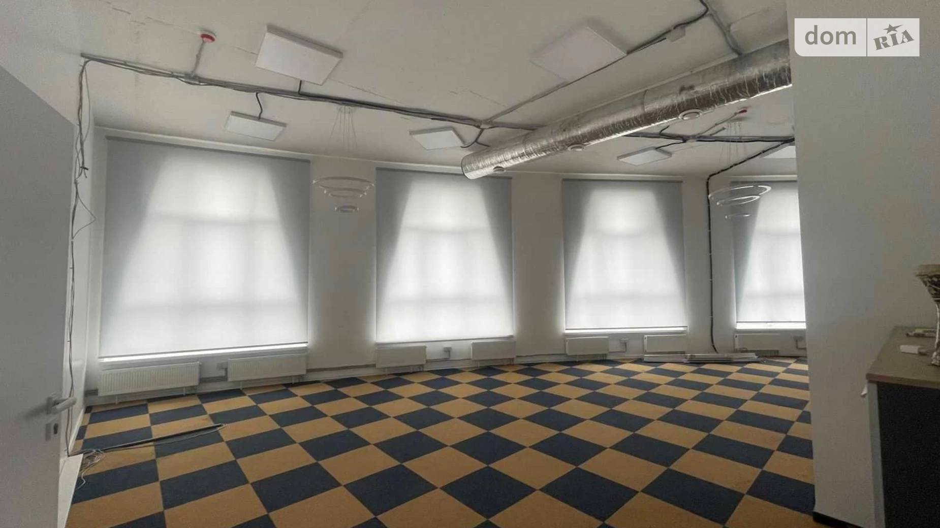 Сдается в аренду офис 240 кв. м в бизнес-центре, цена: 2900 $ - фото 3