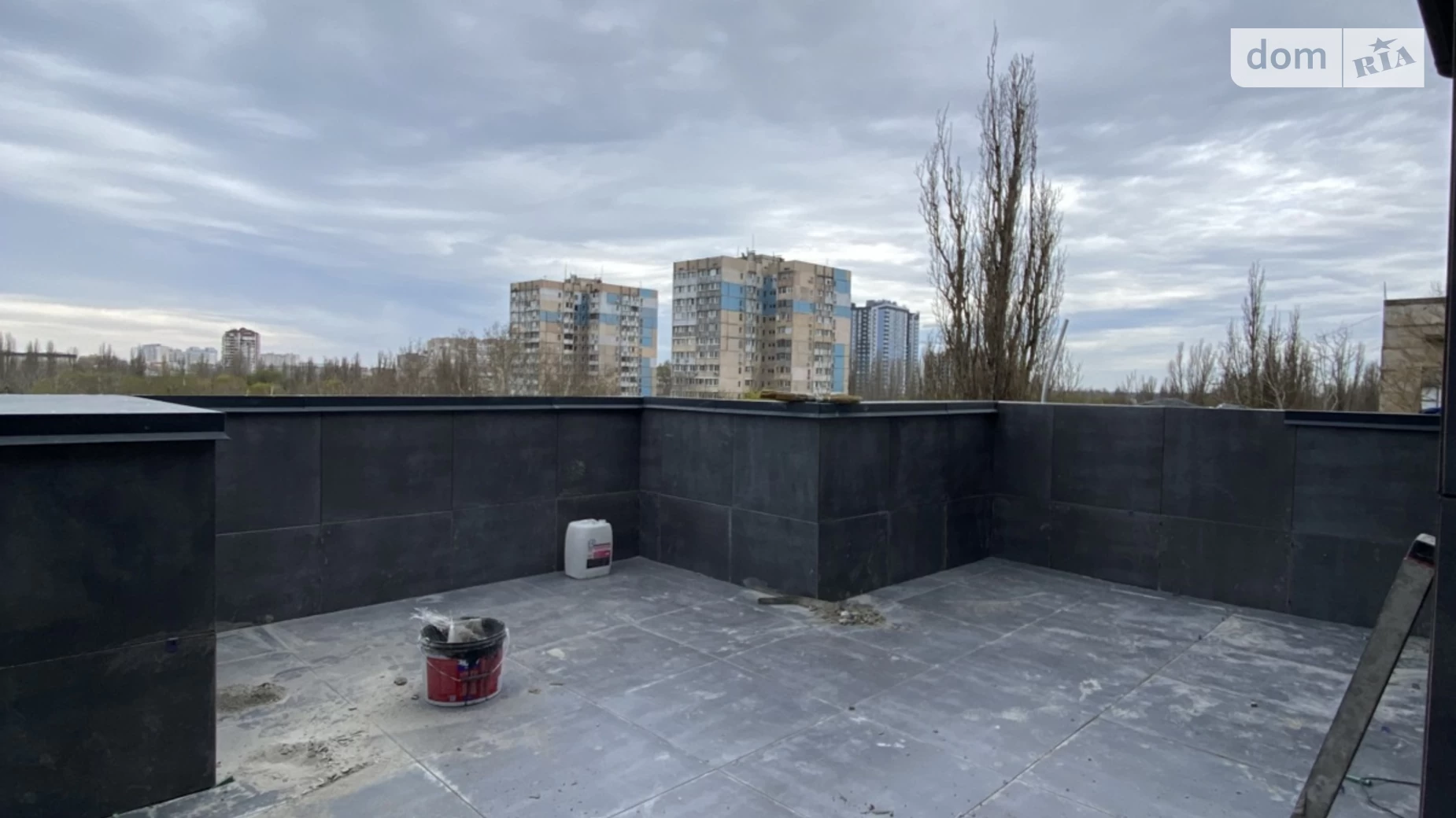 Продається 1-кімнатна квартира 104.3 кв. м у Одесі, вул. Космонавтів, 23К - фото 2