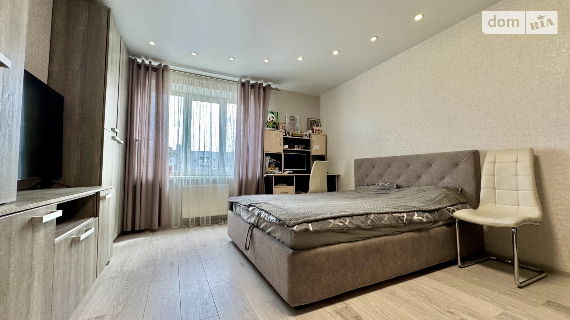 Продается 1-комнатная квартира 43 кв. м в Чернигове - фото 2