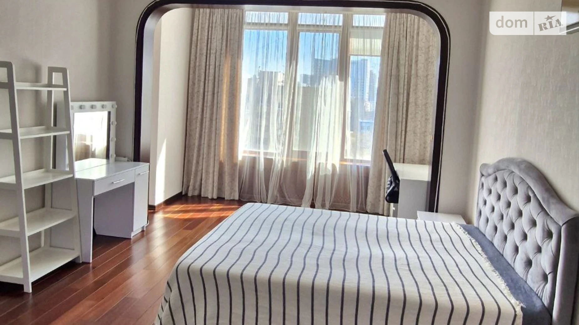 Продается 3-комнатная квартира 134 кв. м в Киеве, ул. Жилянская, 59 - фото 2