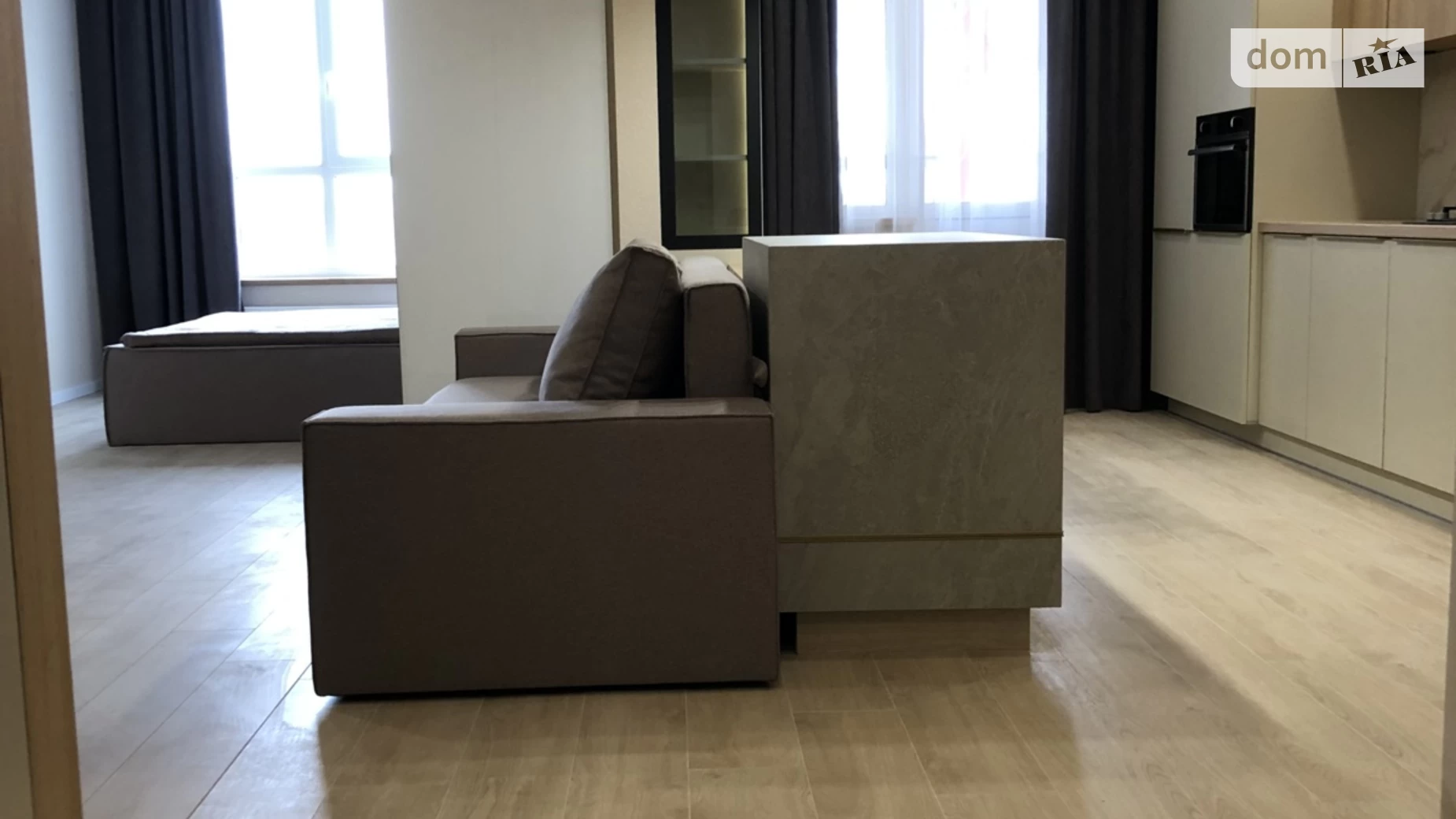 Продается 1-комнатная квартира 54 кв. м в Чернигове, ул. Лесная, 42 - фото 2