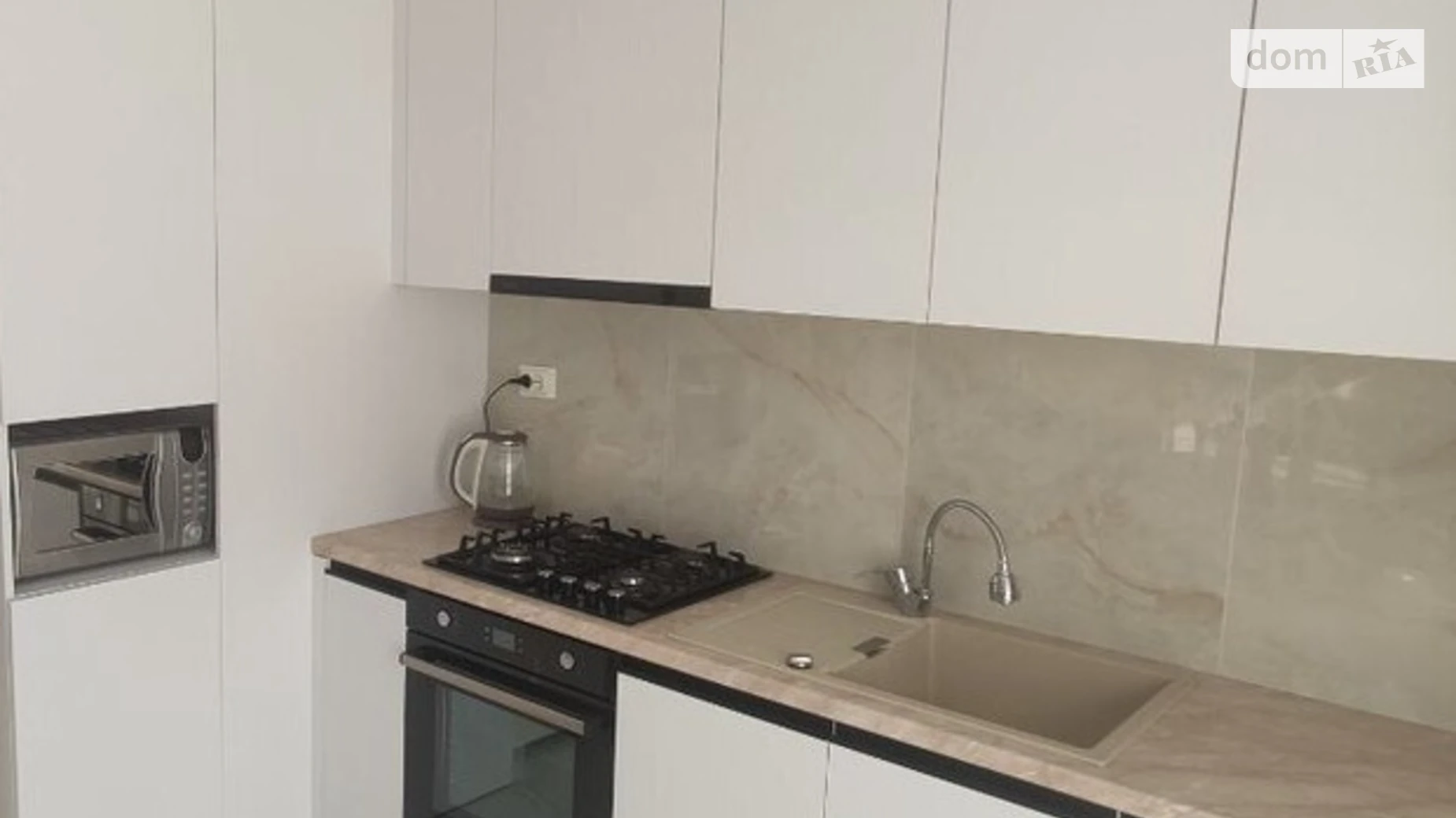 Сдается в аренду 1-комнатная квартира 40 кв. м в Львове, ул. Железнодорожная - фото 2