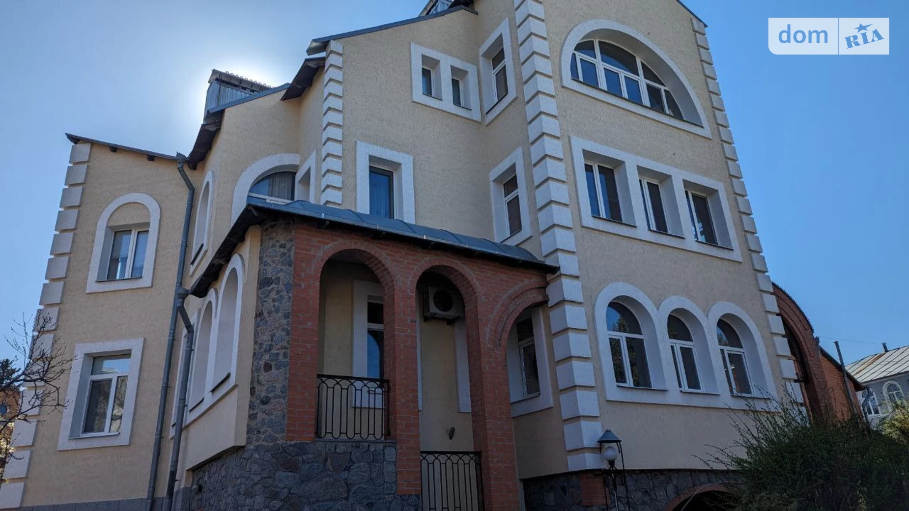 Продается дом на 3 этажа 500 кв. м с участком, цена: 270000 $ - фото 2