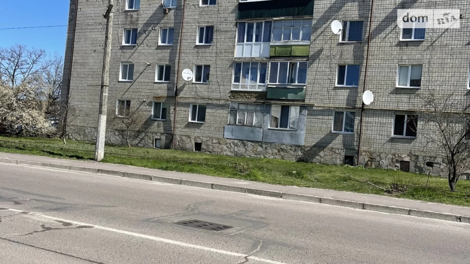 Продається 2-кімнатна квартира 55.6 кв. м у Сарнах, вул. Соборна, 58 - фото 2
