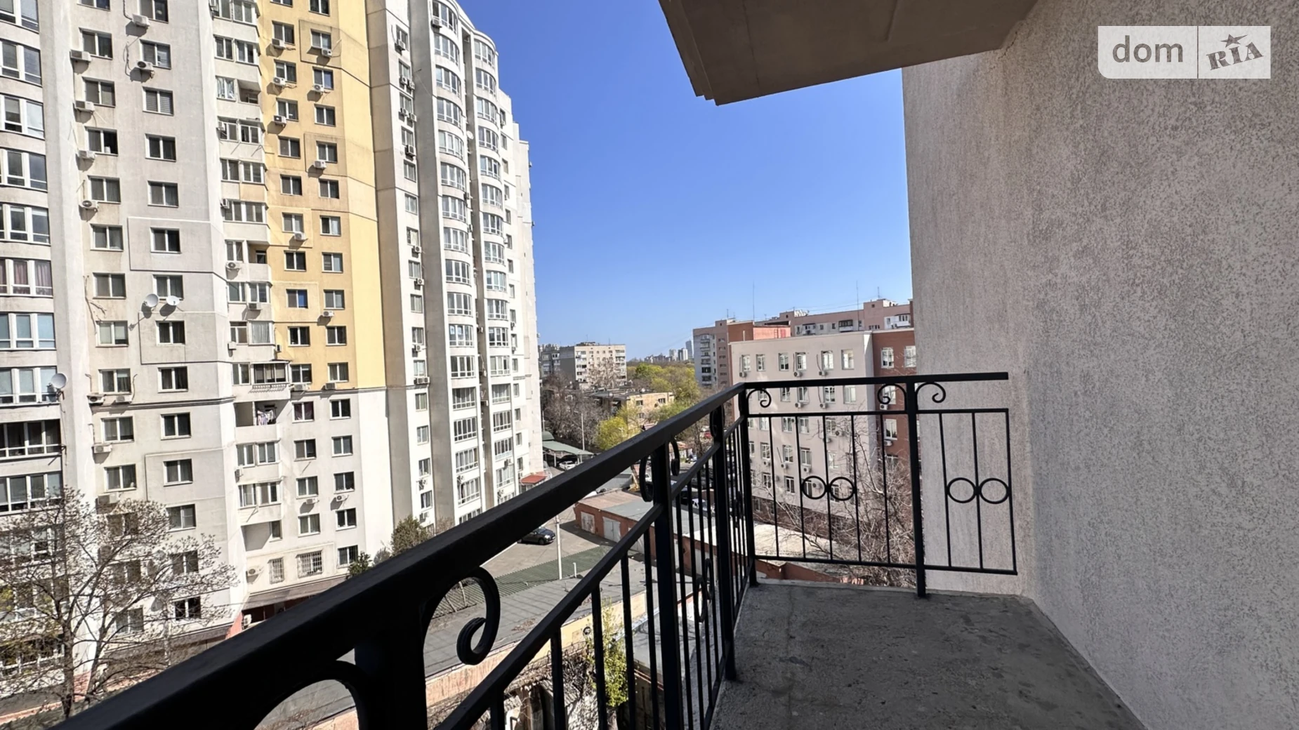 Продается 3-комнатная квартира 141.8 кв. м в Одессе, Фонтанская дор. - фото 2