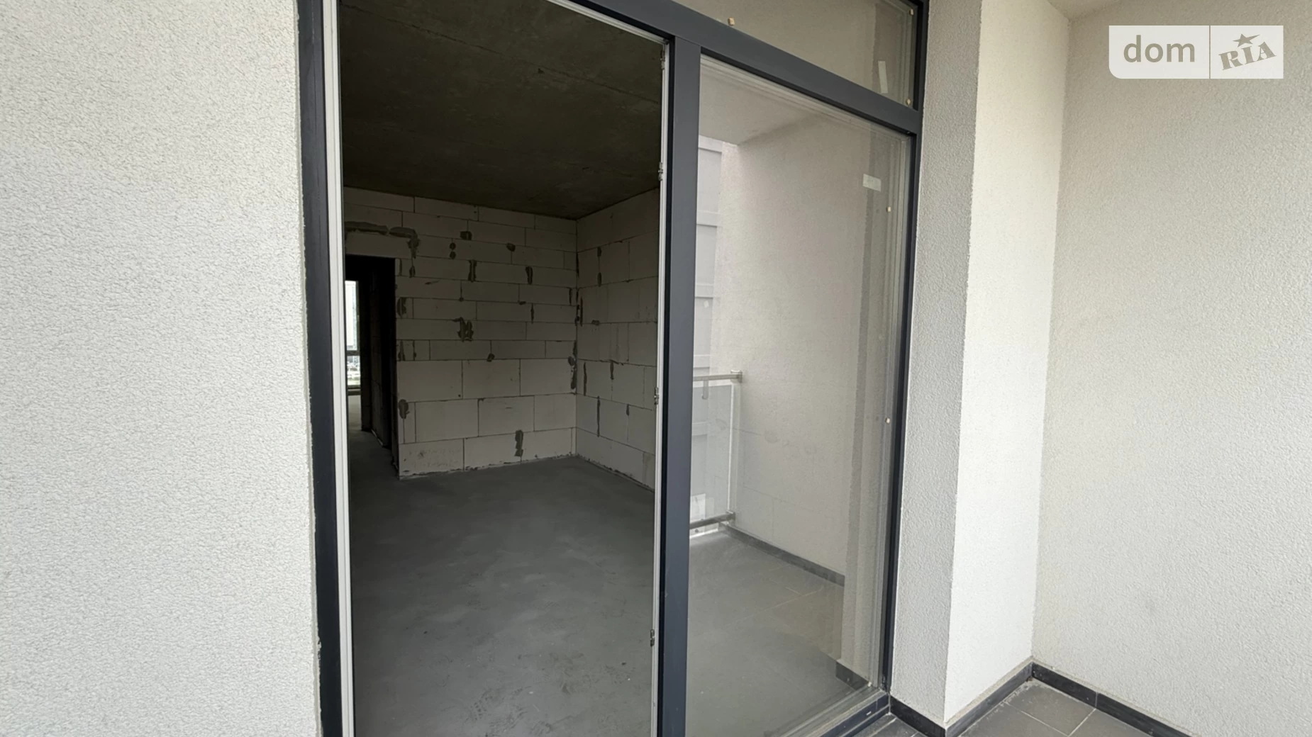 Продается 1-комнатная квартира 54 кв. м в Ивано-Франковске, ул. Надречная, 1 - фото 2