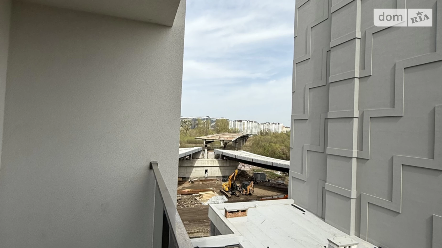 Продается 1-комнатная квартира 54 кв. м в Ивано-Франковске, ул. Надречная, 1 - фото 4