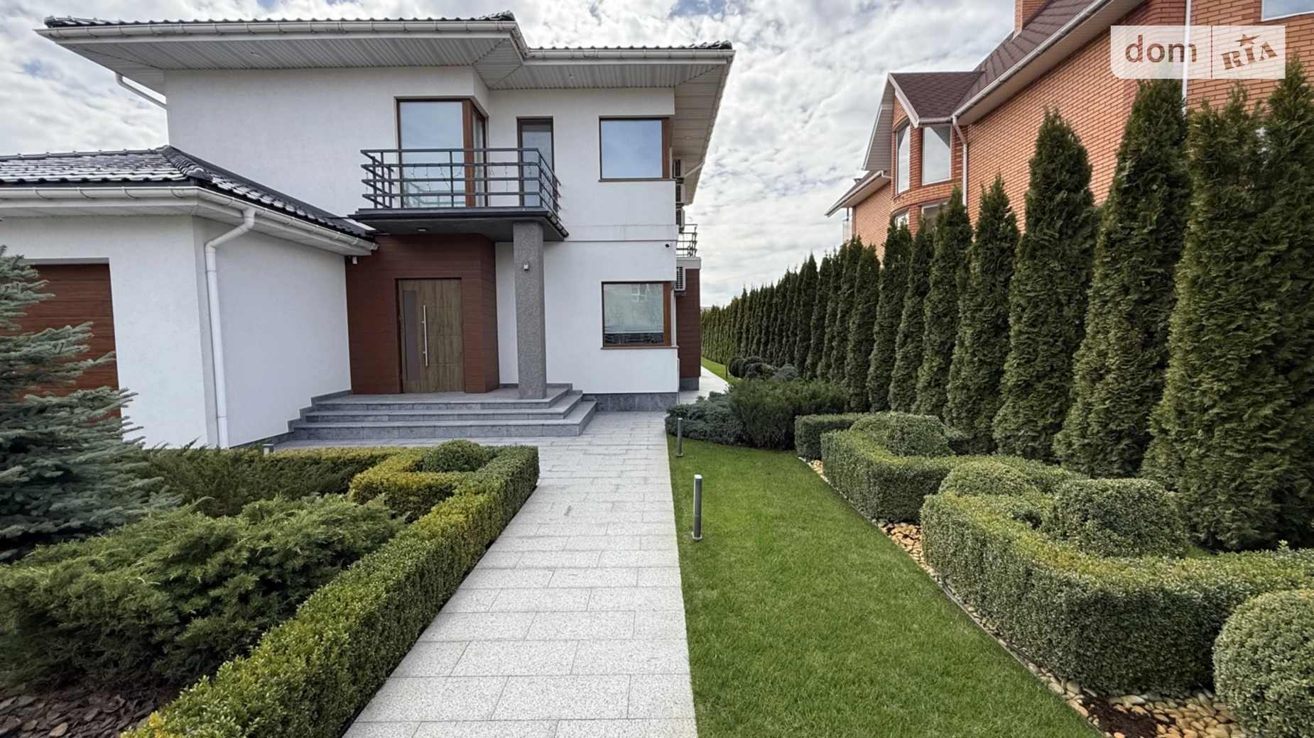 Продается дом на 2 этажа 400 кв. м с бассейном, цена: 899000 $ - фото 2