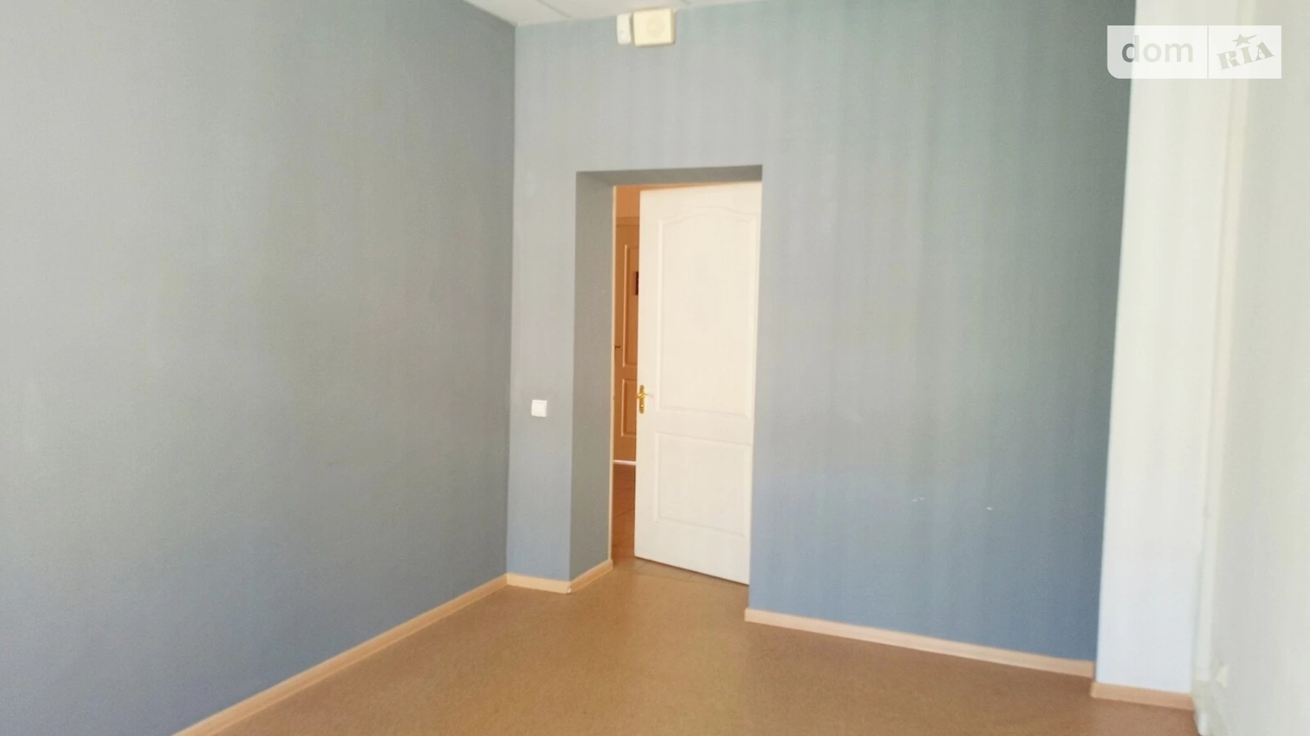Сдается в аренду офис 22.7 кв. м в бизнес-центре, цена: 13040 грн - фото 2