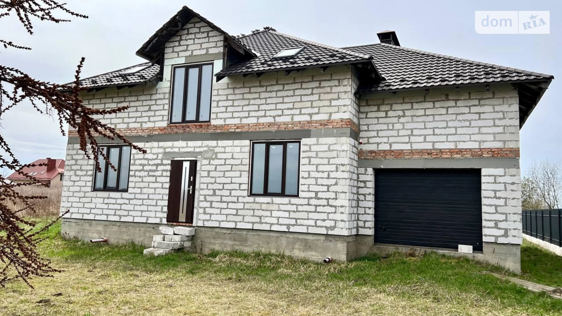 Продается дом на 2 этажа 237 кв. м с террасой, цена: 78000 $ - фото 3