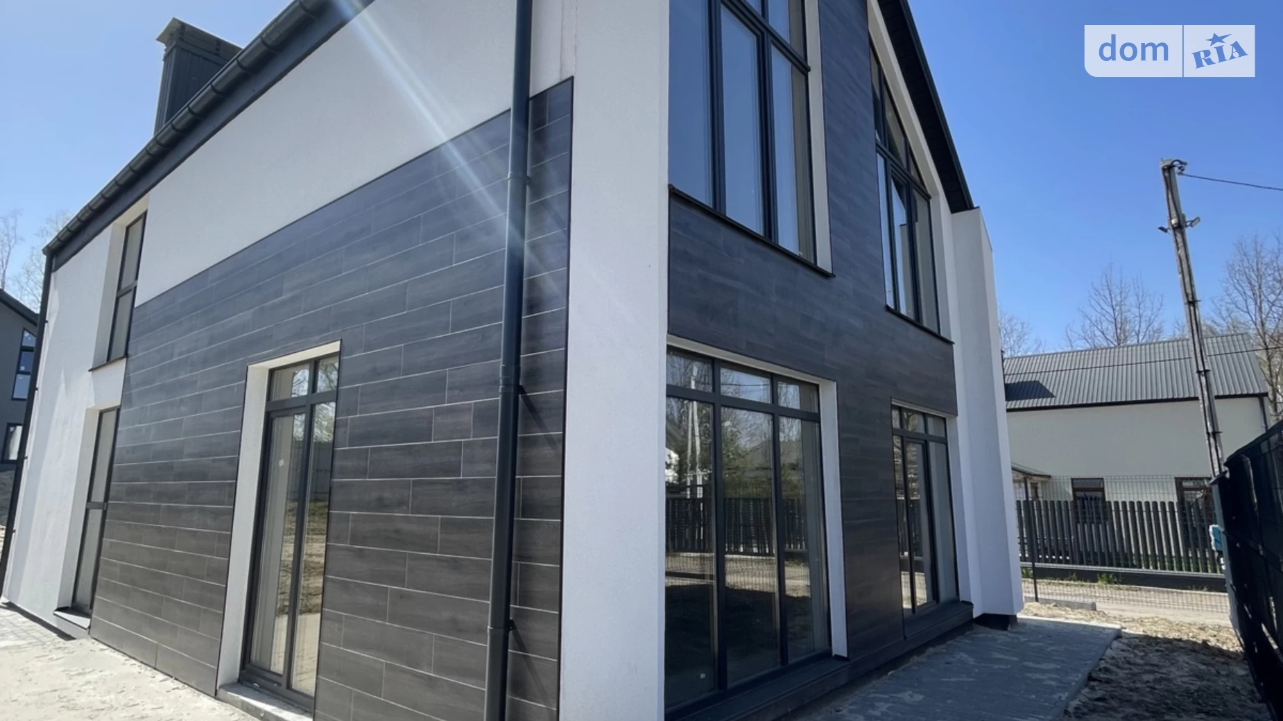 Продается дом на 2 этажа 142 кв. м с бассейном, цена: 105000 $ - фото 3