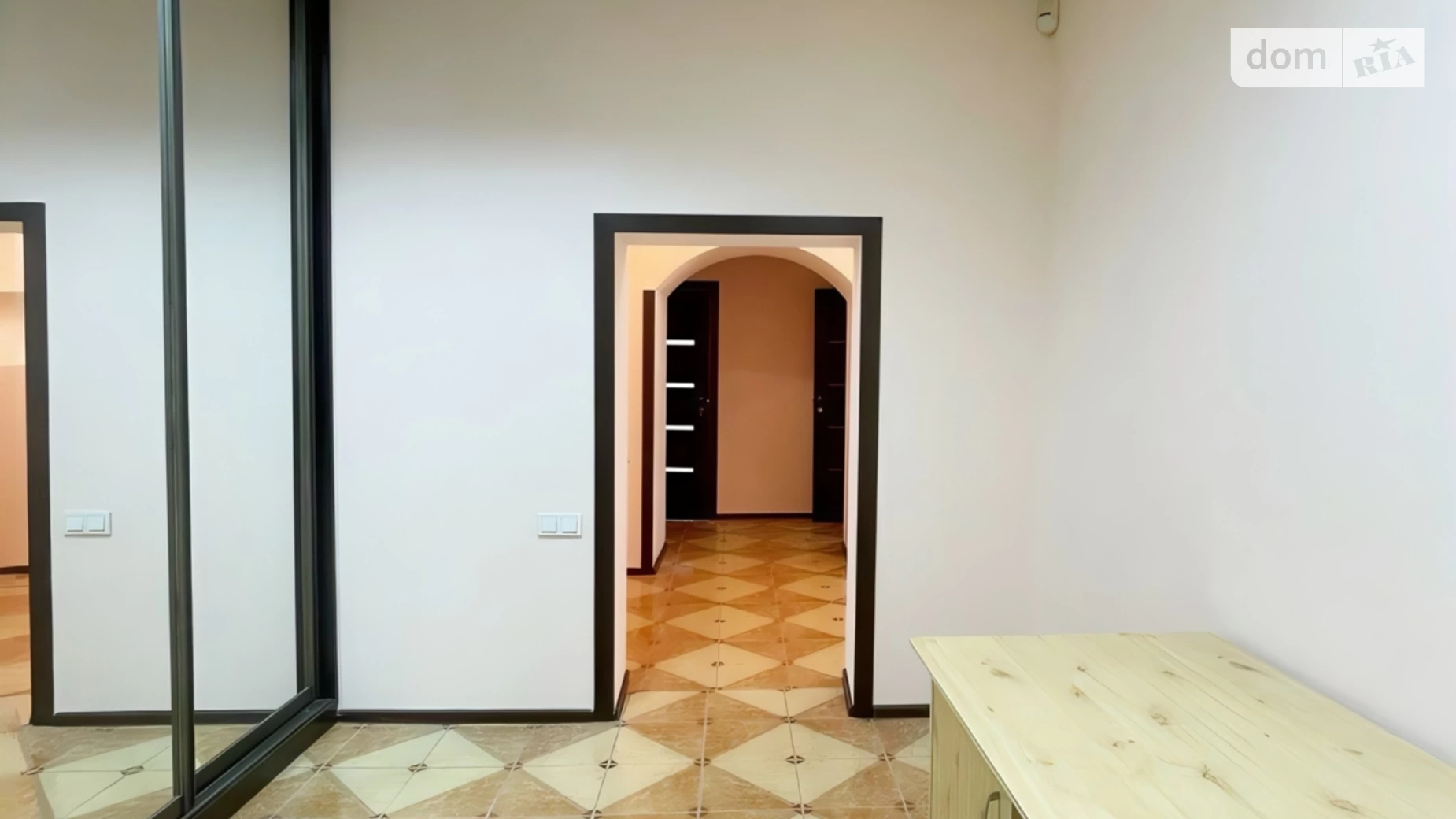Продається офіс 58.9 кв. м в бізнес-центрі, цена: 89000 $ - фото 2