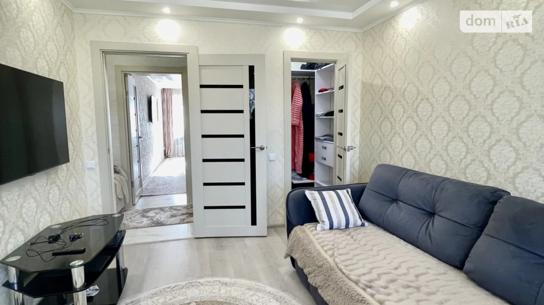 Продается 2-комнатная квартира 48 кв. м в, цена: 48700 $ - фото 2