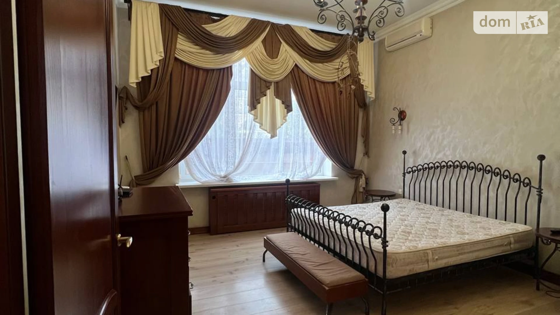 Сдается в аренду дом на 2 этажа 458.2 кв. м с балконом, цена: 1800 $ - фото 4