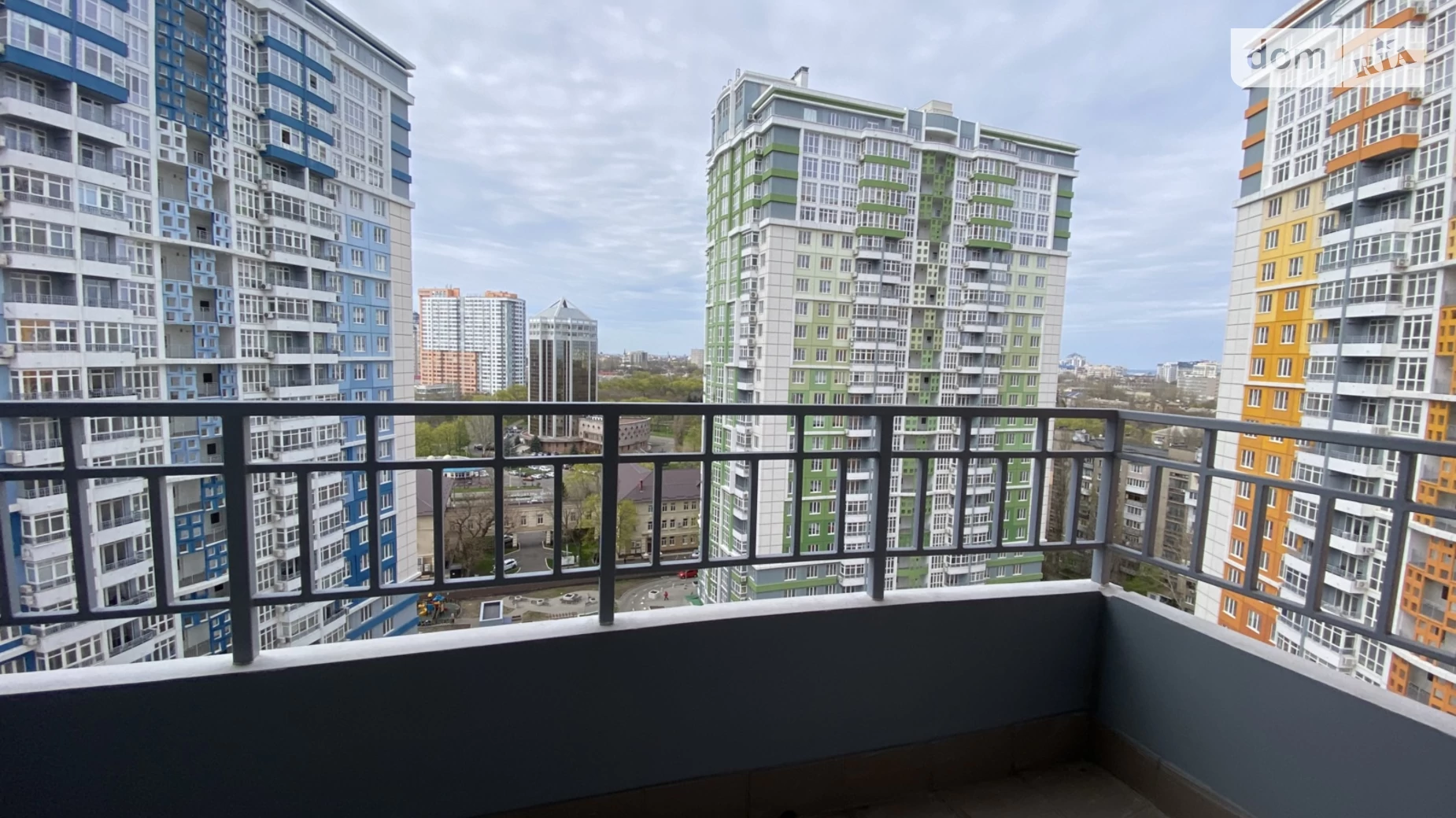 Продается 2-комнатная квартира 69.7 кв. м в Одессе, просп. Гагарина, 19 корпус 4 - фото 2