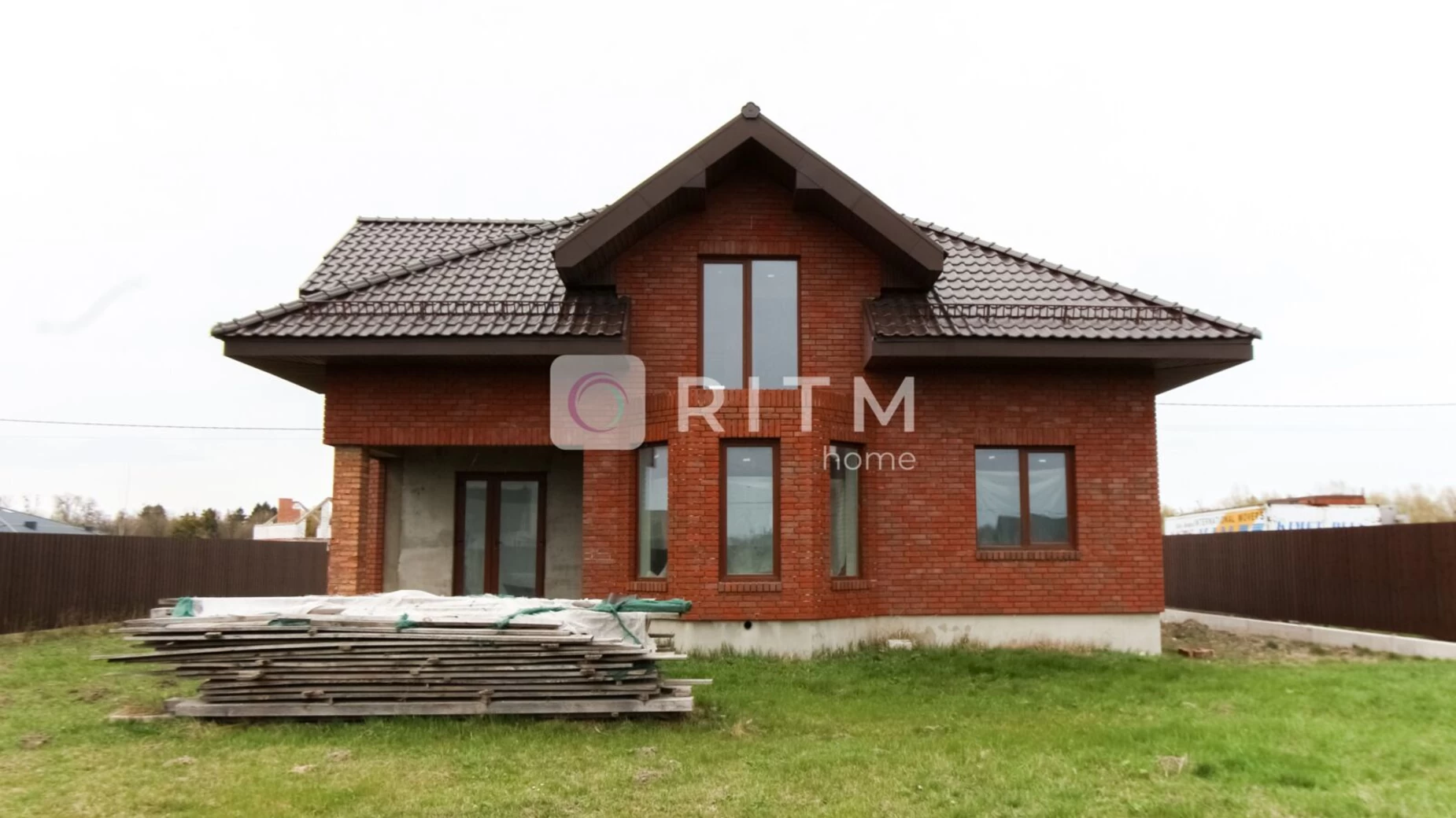 Продается дом на 2 этажа 220 кв. м с камином, цена: 164900 $ - фото 5