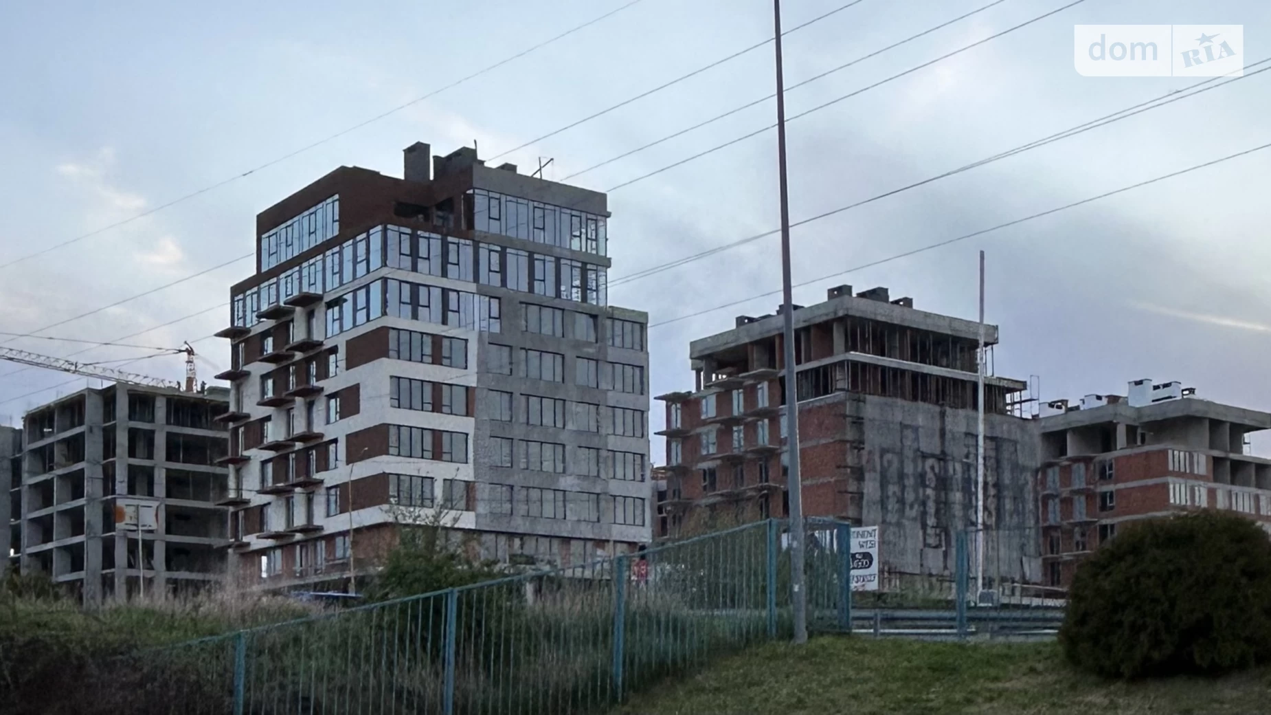 Продается 2-комнатная квартира 76.52 кв. м в Ужгороде, ул. Бабьяка, 60 - фото 2