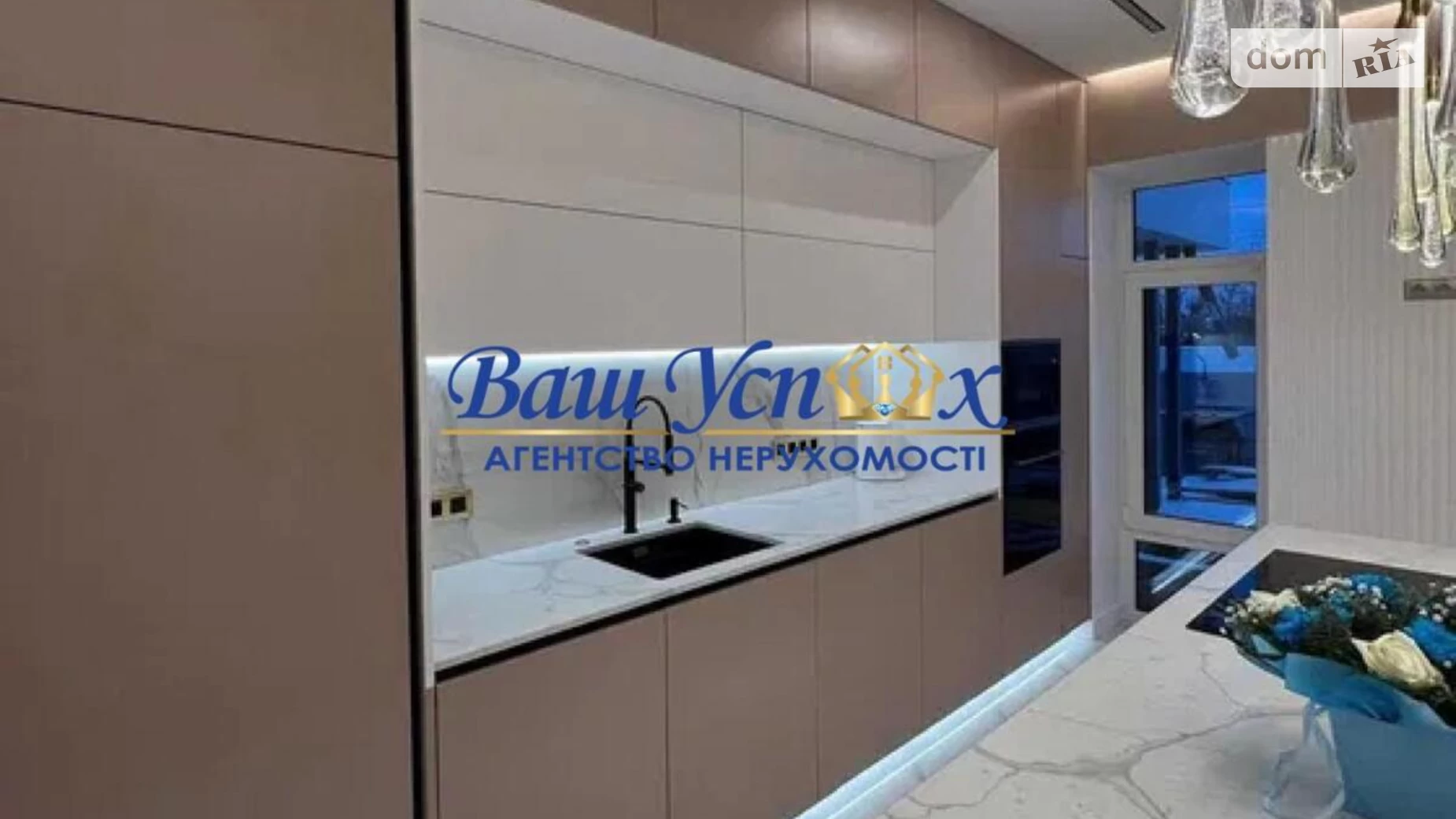 Продается дом на 2 этажа 350 кв. м с камином, цена: 1650000 $ - фото 3