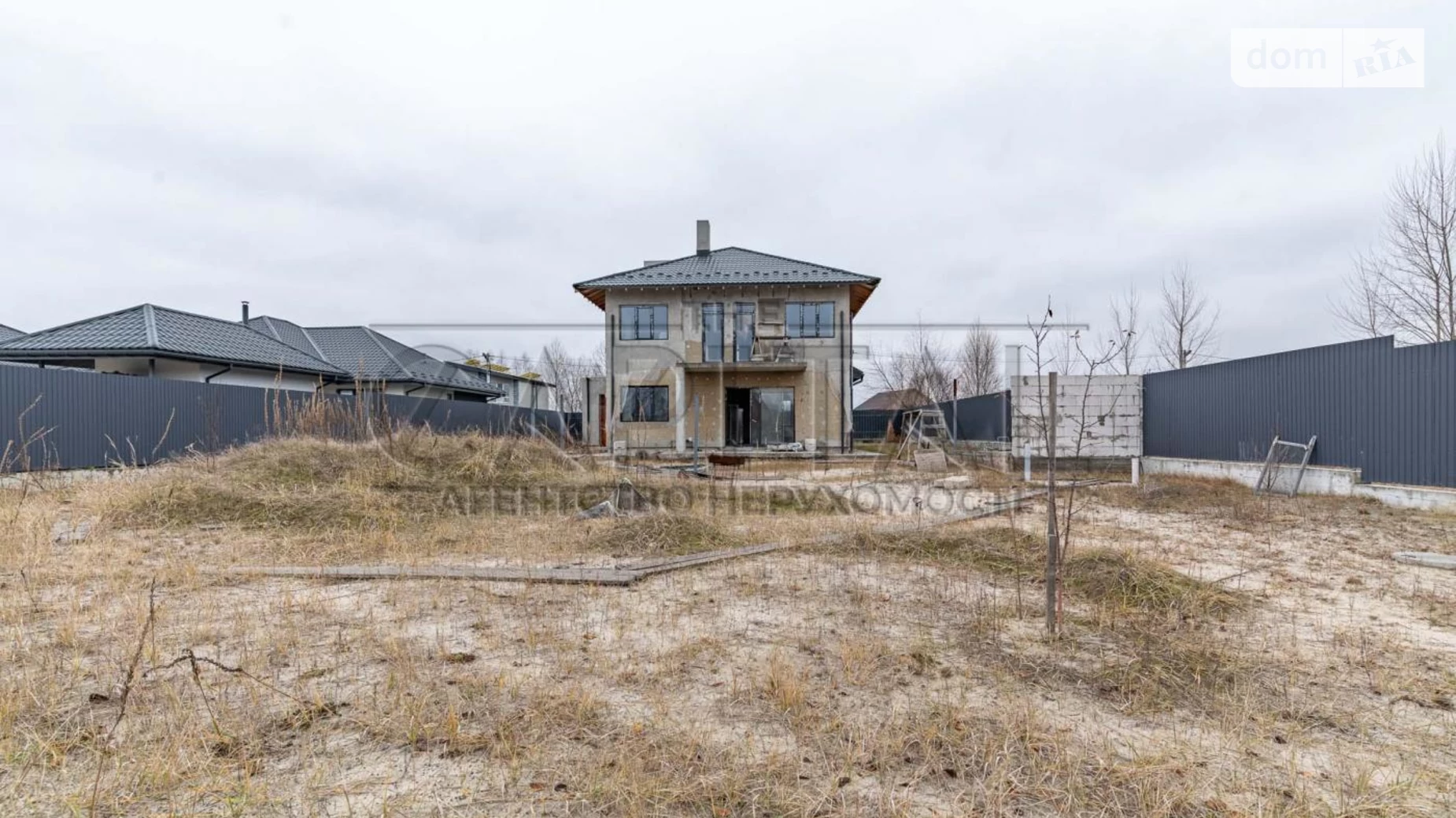 Продается дом на 2 этажа 214 кв. м с камином, цена: 160000 $ - фото 5