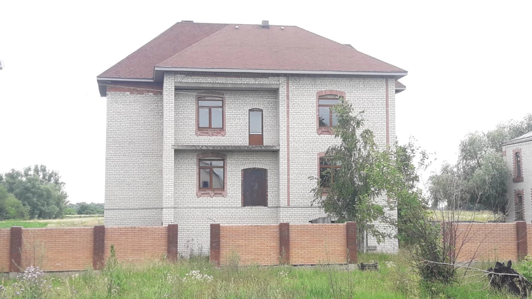 Продается дом на 2 этажа 393.2 кв. м с подвалом, цена: 40000 $ - фото 2