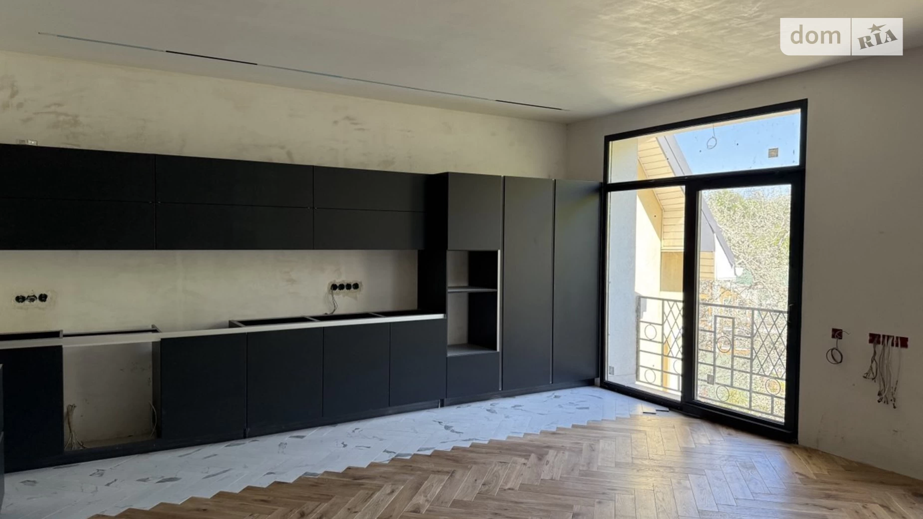 Продается 3-комнатная квартира 119.8 кв. м в Киеве, ул. Дегтярная, 9 - фото 2