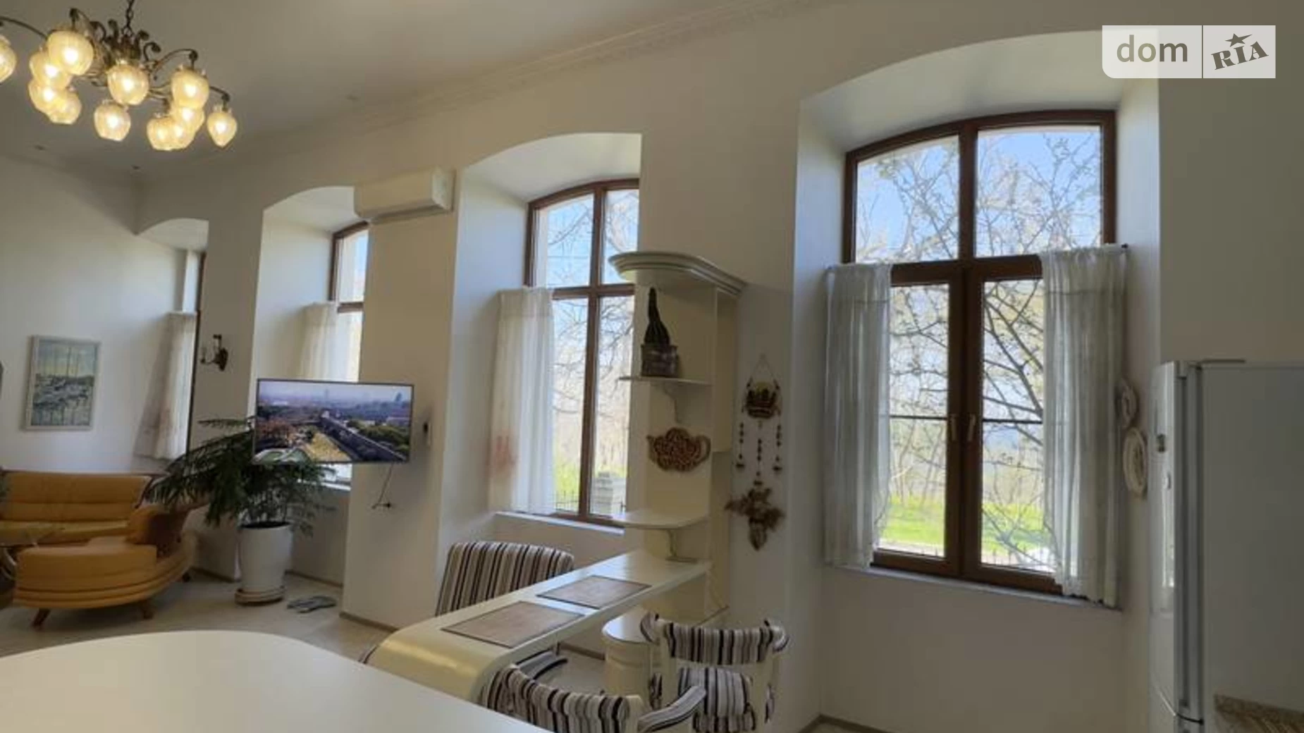 Продается 1-комнатная квартира 67.3 кв. м в, цена: 220000 $ - фото 2