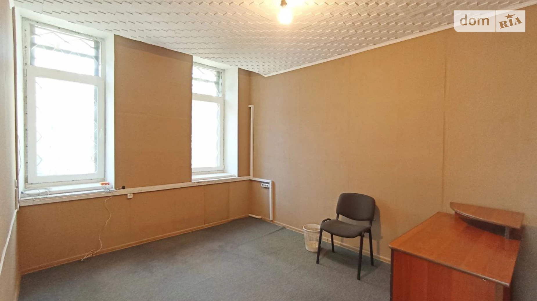 Сдается в аренду офис 13.9 кв. м в бизнес-центре, цена: 2500 грн - фото 2