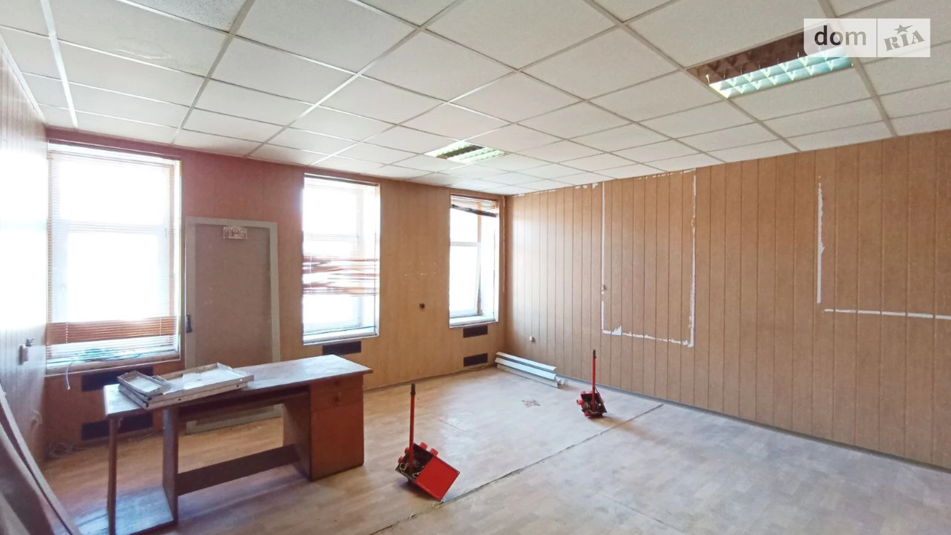 Сдается в аренду офис 28 кв. м в бизнес-центре, цена: 3500 грн - фото 2