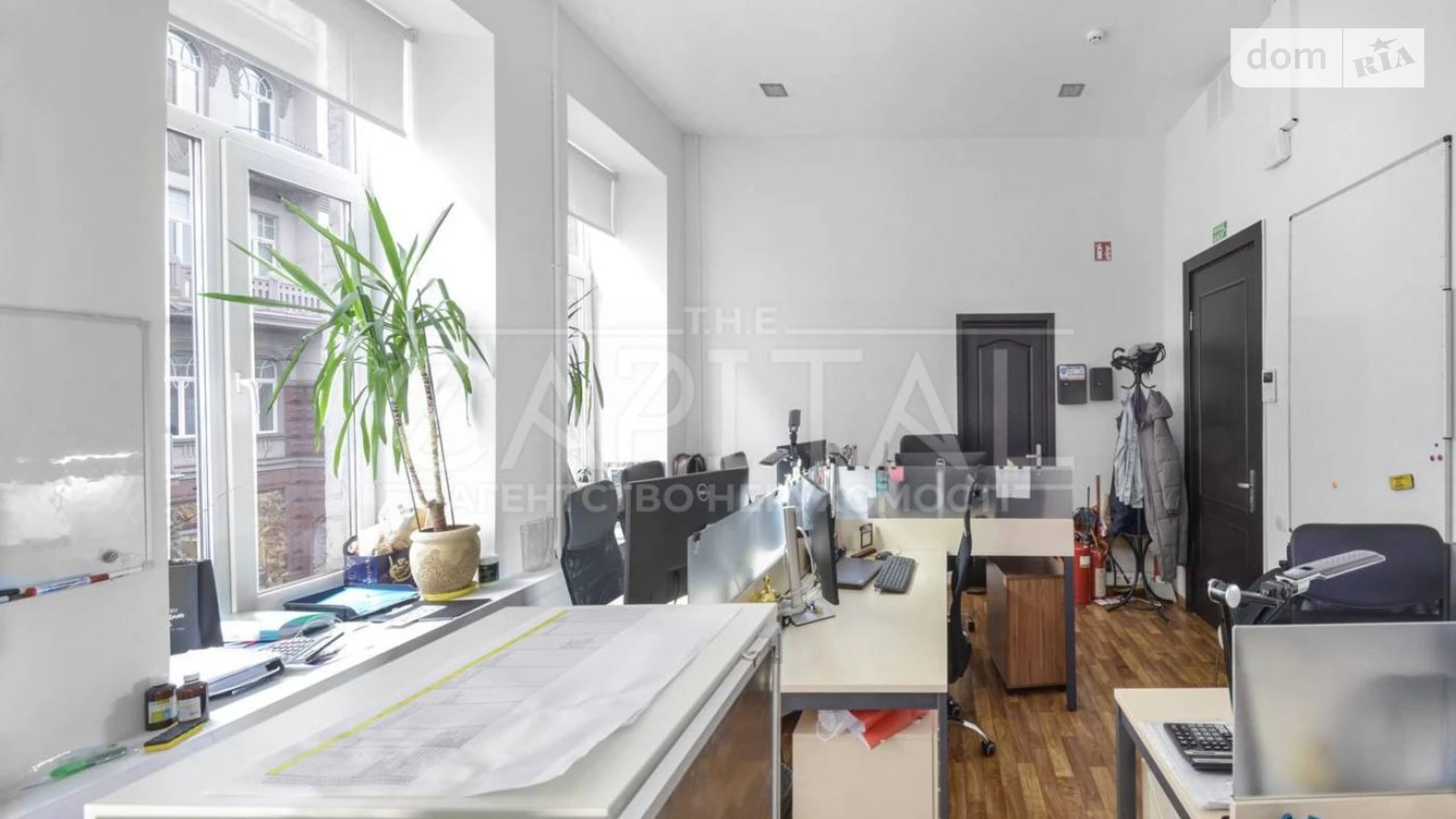 Сдается в аренду офис 484 кв. м в бизнес-центре, цена: 12100 $ - фото 2