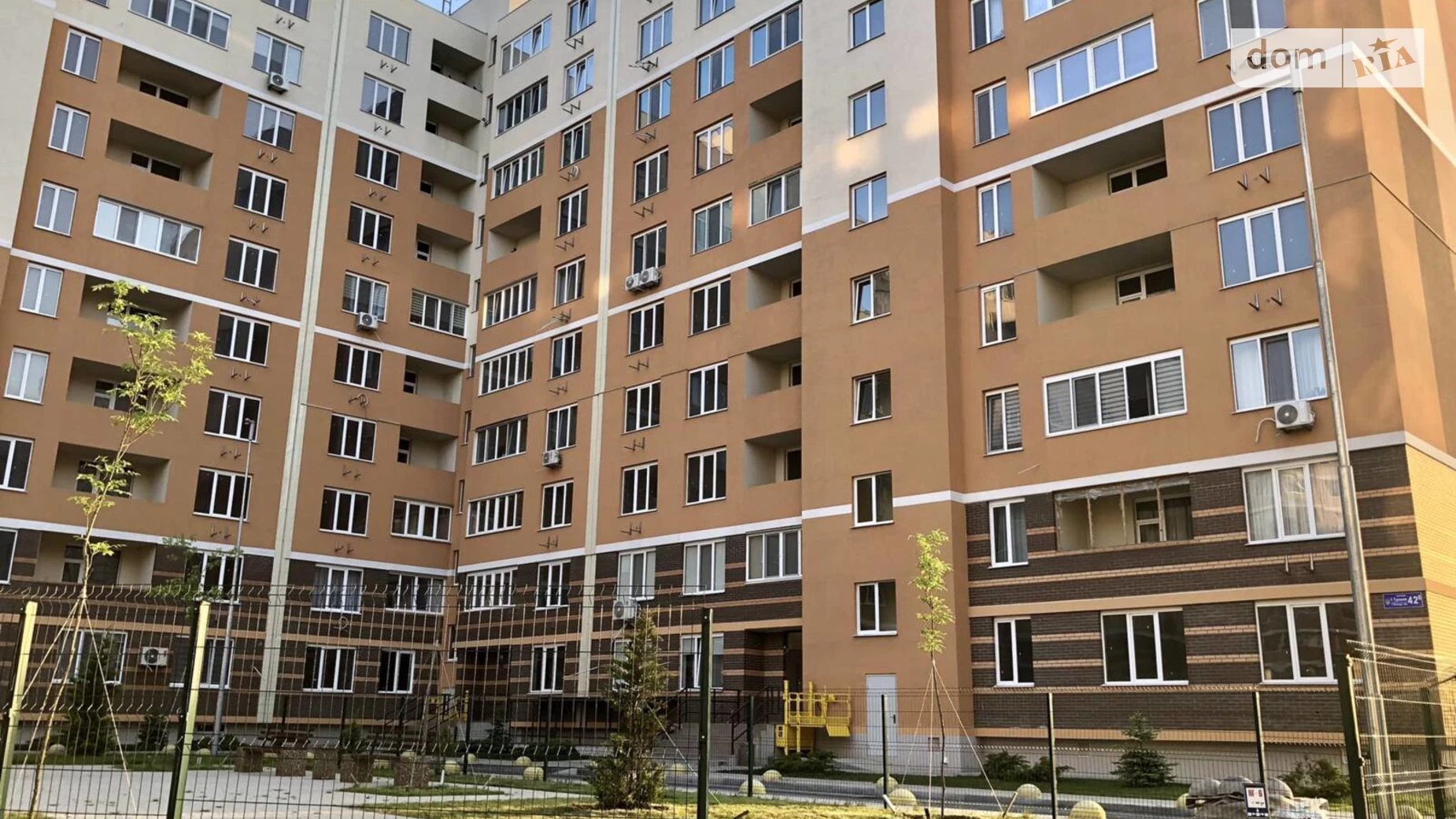 Продається 2-кімнатна квартира 61.7 кв. м у Чорноморську, ул. Захисників України(1 Травня) - фото 3