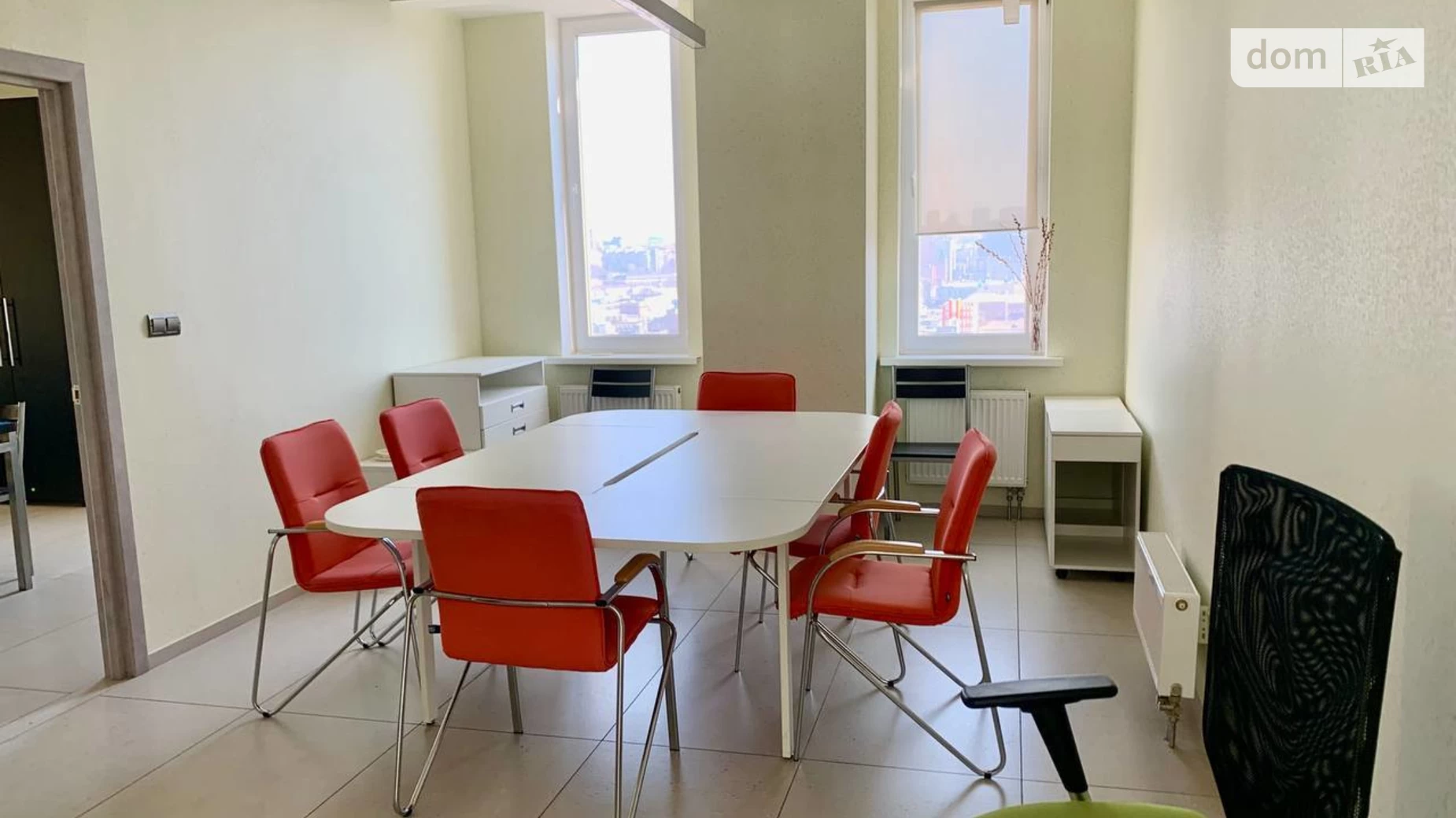 Сдается в аренду офис 135 кв. м в бизнес-центре, цена: 1350 $ - фото 5