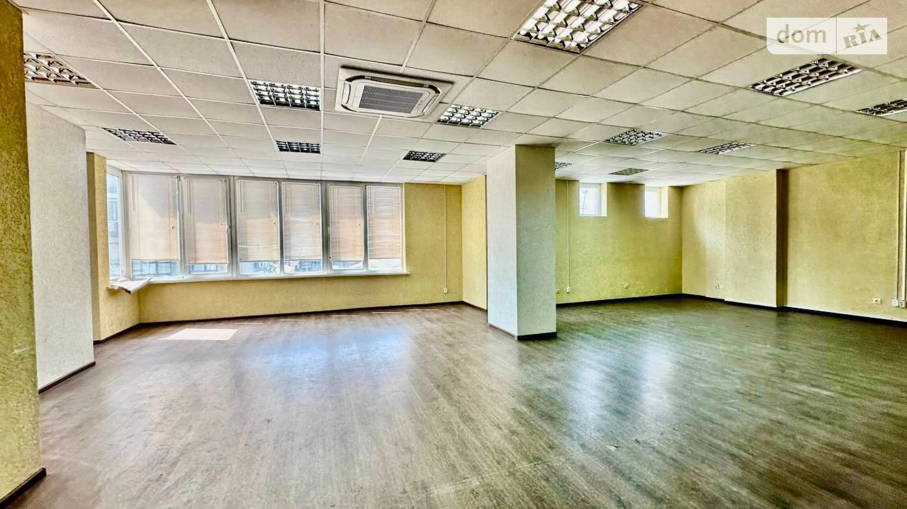 Сдается в аренду офис 130 кв. м в бизнес-центре, цена: 800 $ - фото 2
