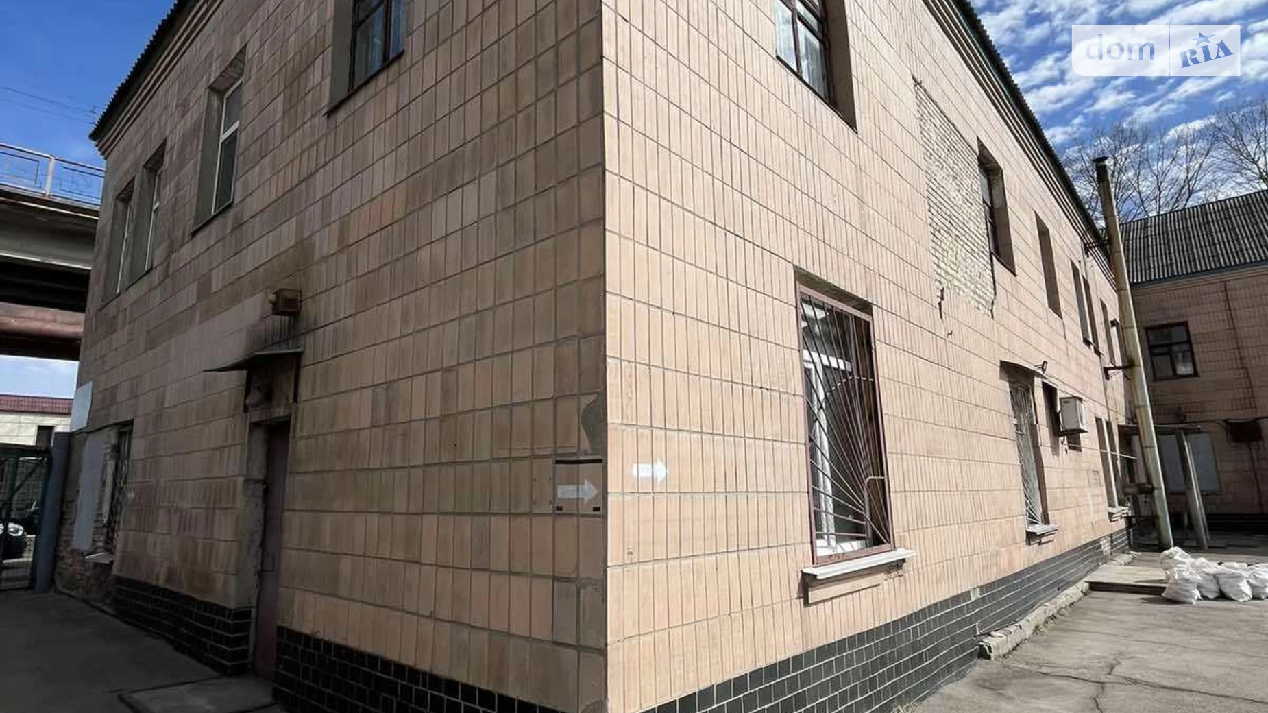 Сдается в аренду помещения свободного назначения 100.6 кв. м в 2-этажном здании, цена: 5000 грн - фото 3