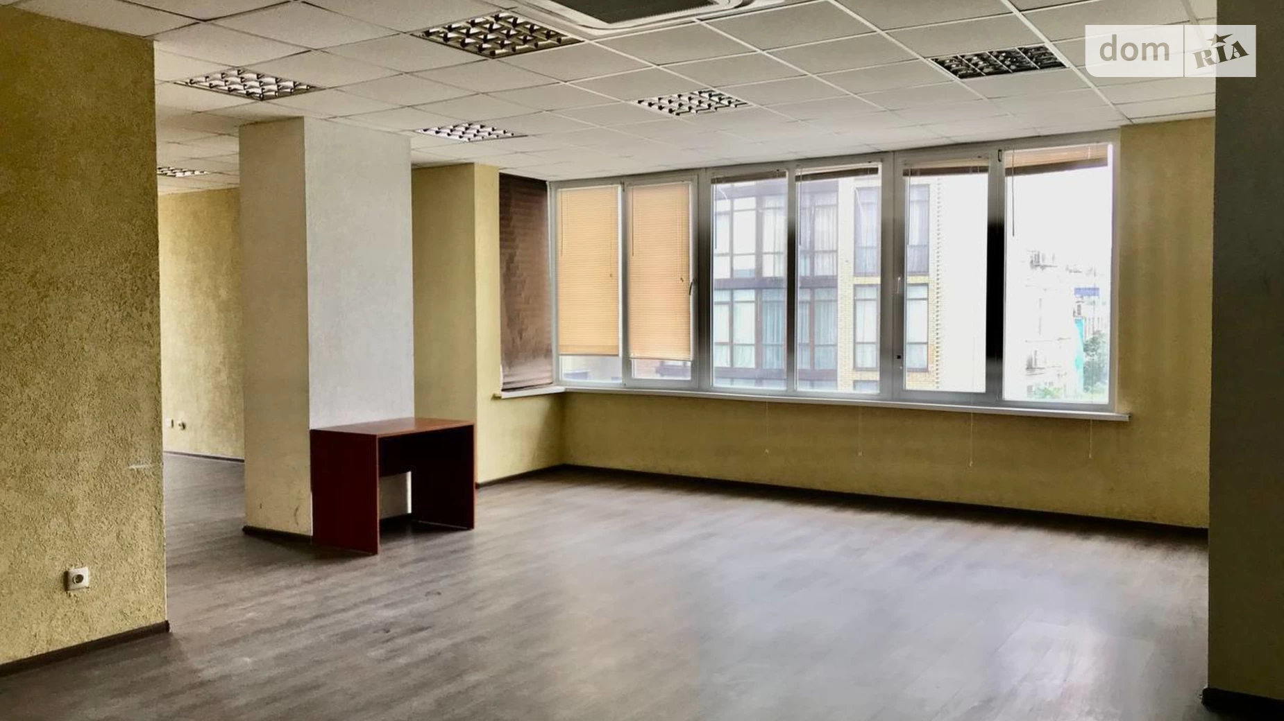 Сдается в аренду офис 130 кв. м в бизнес-центре, цена: 800 $ - фото 2